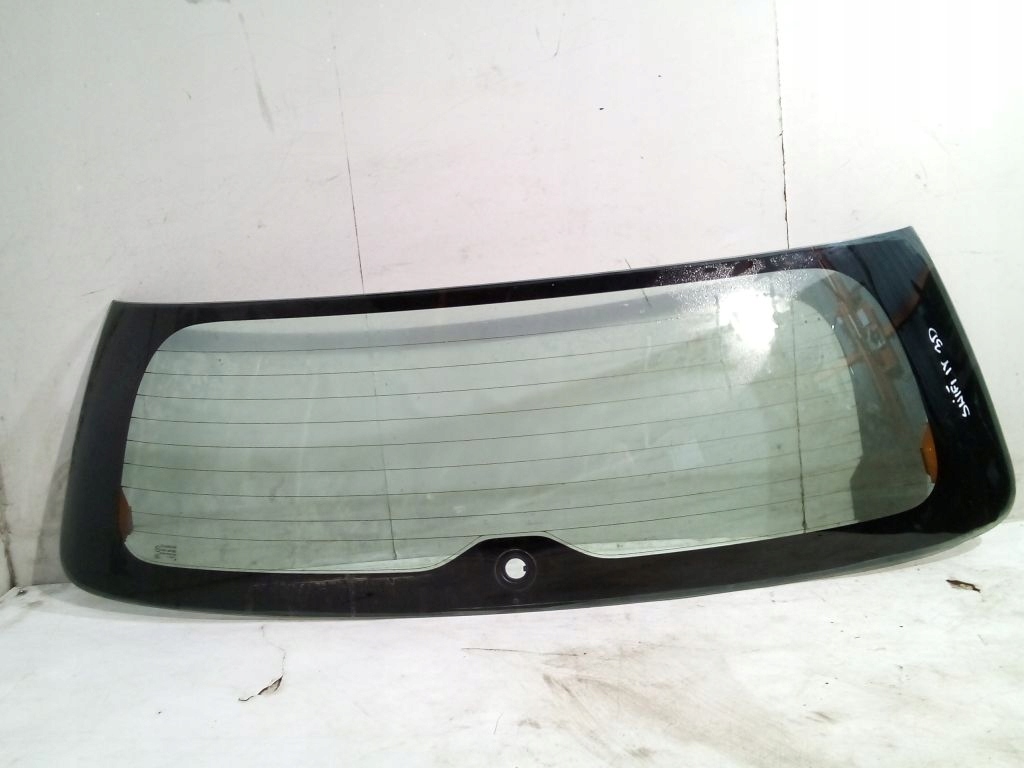 Suzuki Swift IV 3D Vitre Arrière du capot