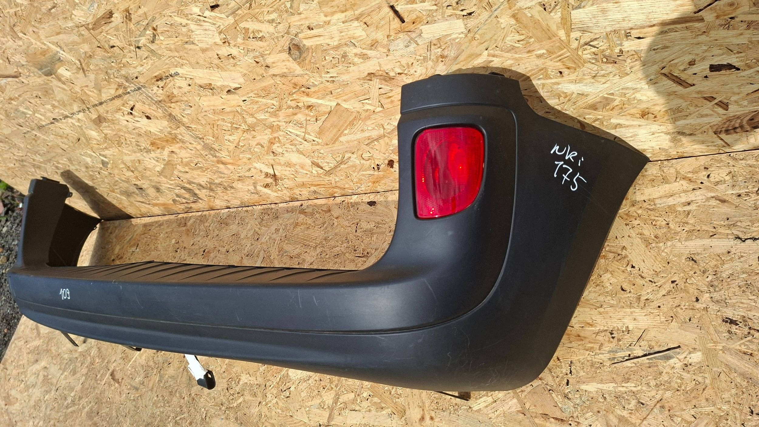 bumper rear part 8200499018 RENAULT KANGOO II CITAN and complete without PDC 07-2021
