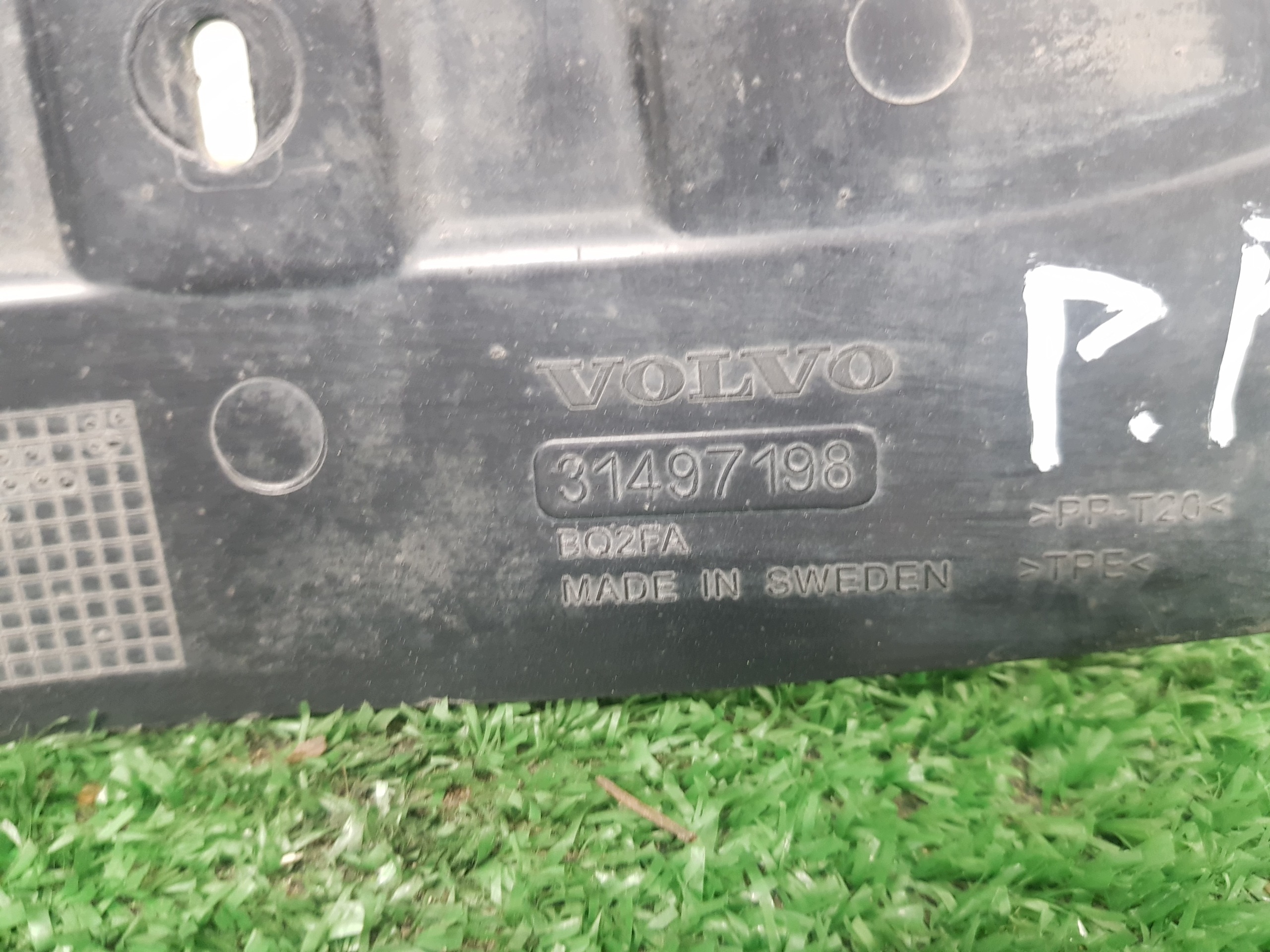 mudguard flap right front VOLVO XC90 II 2019 31497198