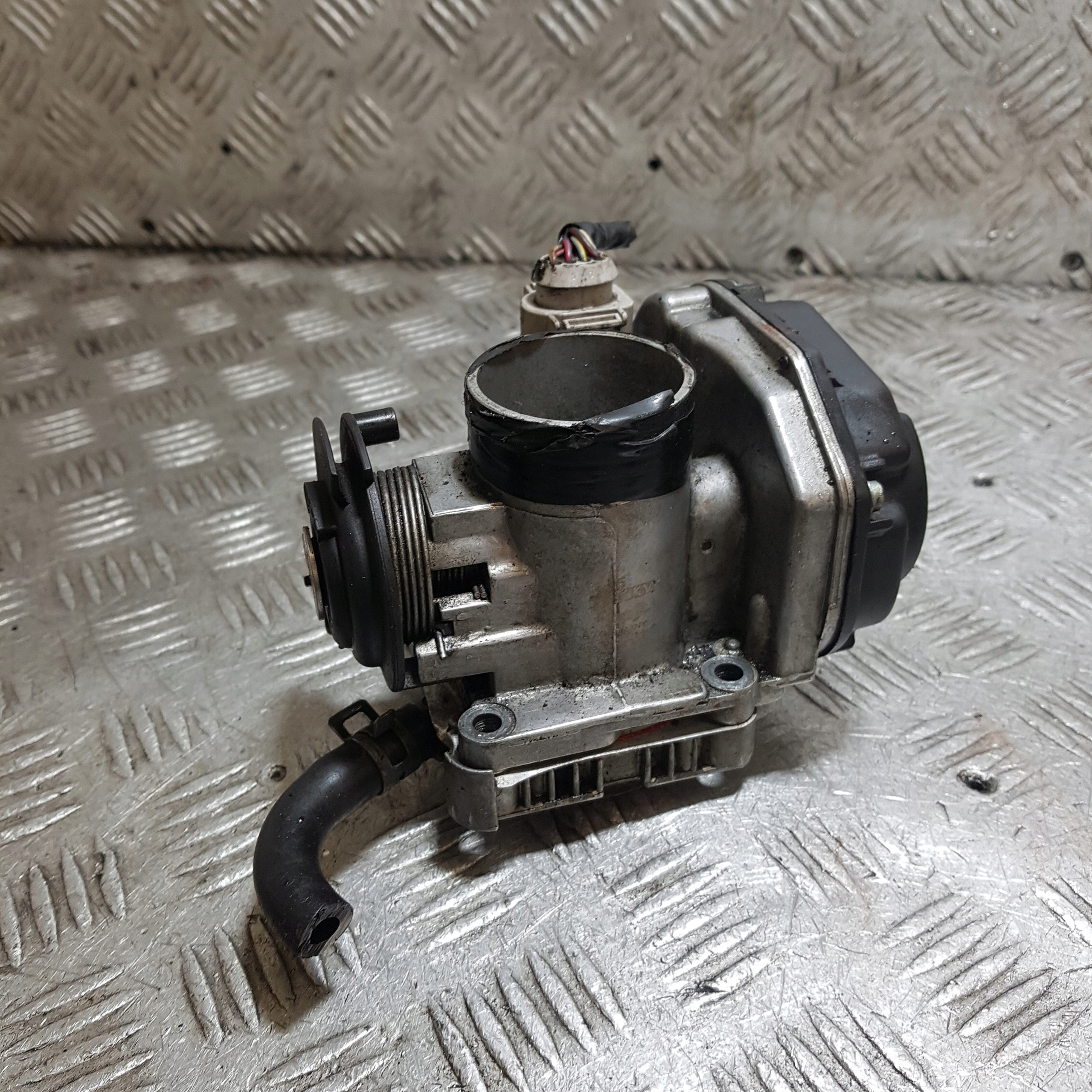 Valvola a farfalla VOLKSWAGEN LUPO 1.4 B 036133064D