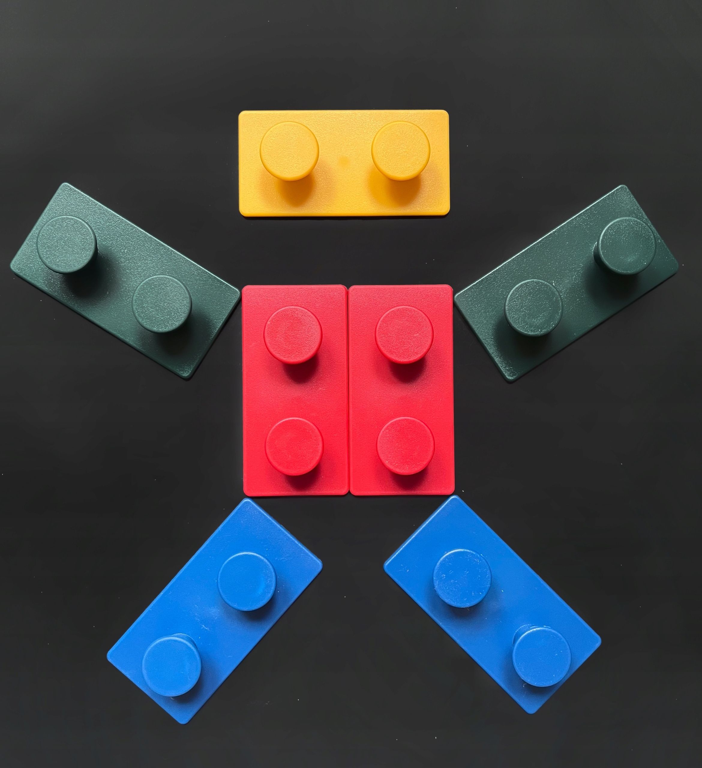 4 Haczyki, Wieszaki ścienne samoprzylepne klocki kolorowe Głębokość mebla 0.5 cm