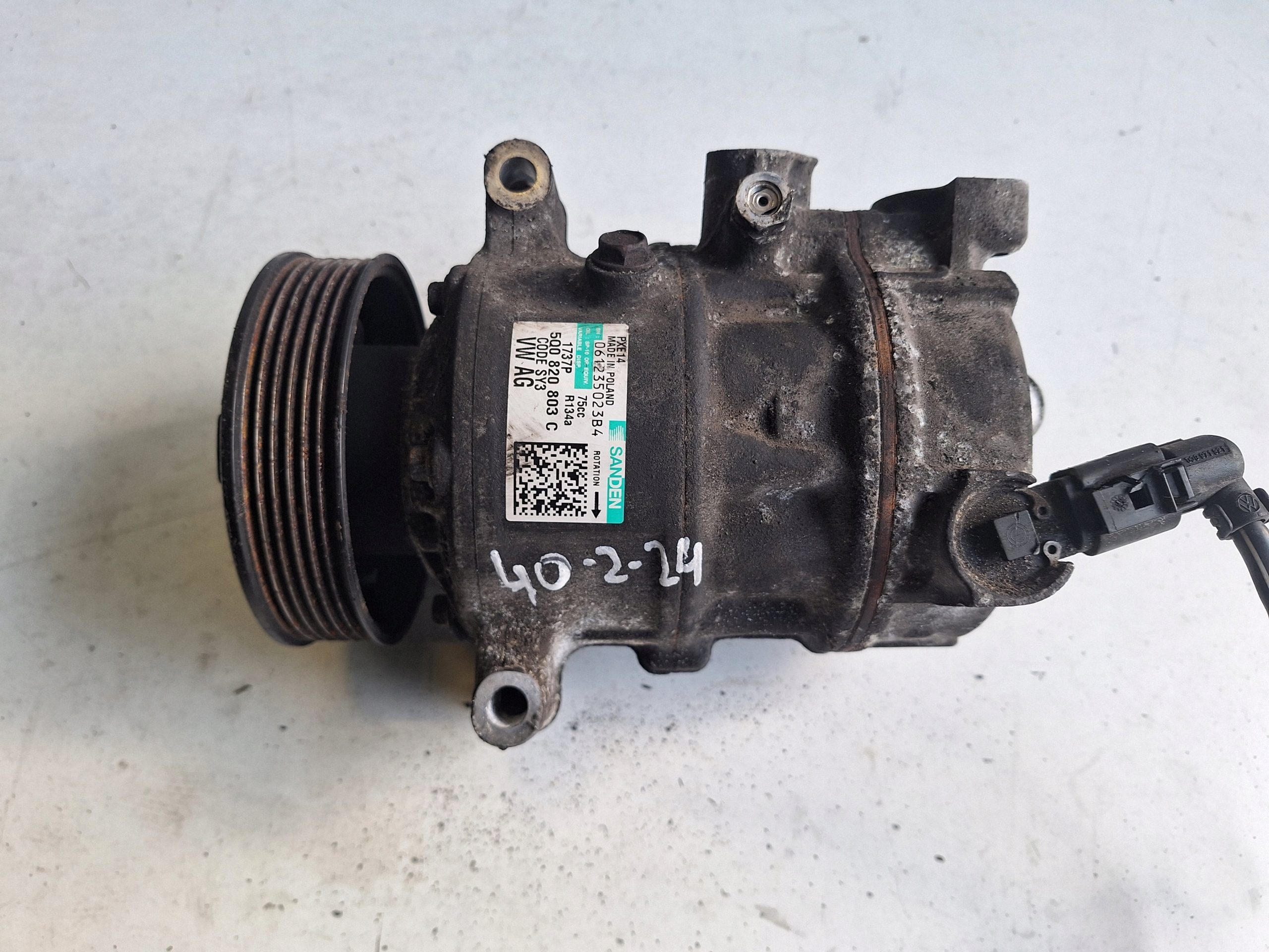 VW SEAT SKODA AUDI compressor; compressor AC 5Q0820803C