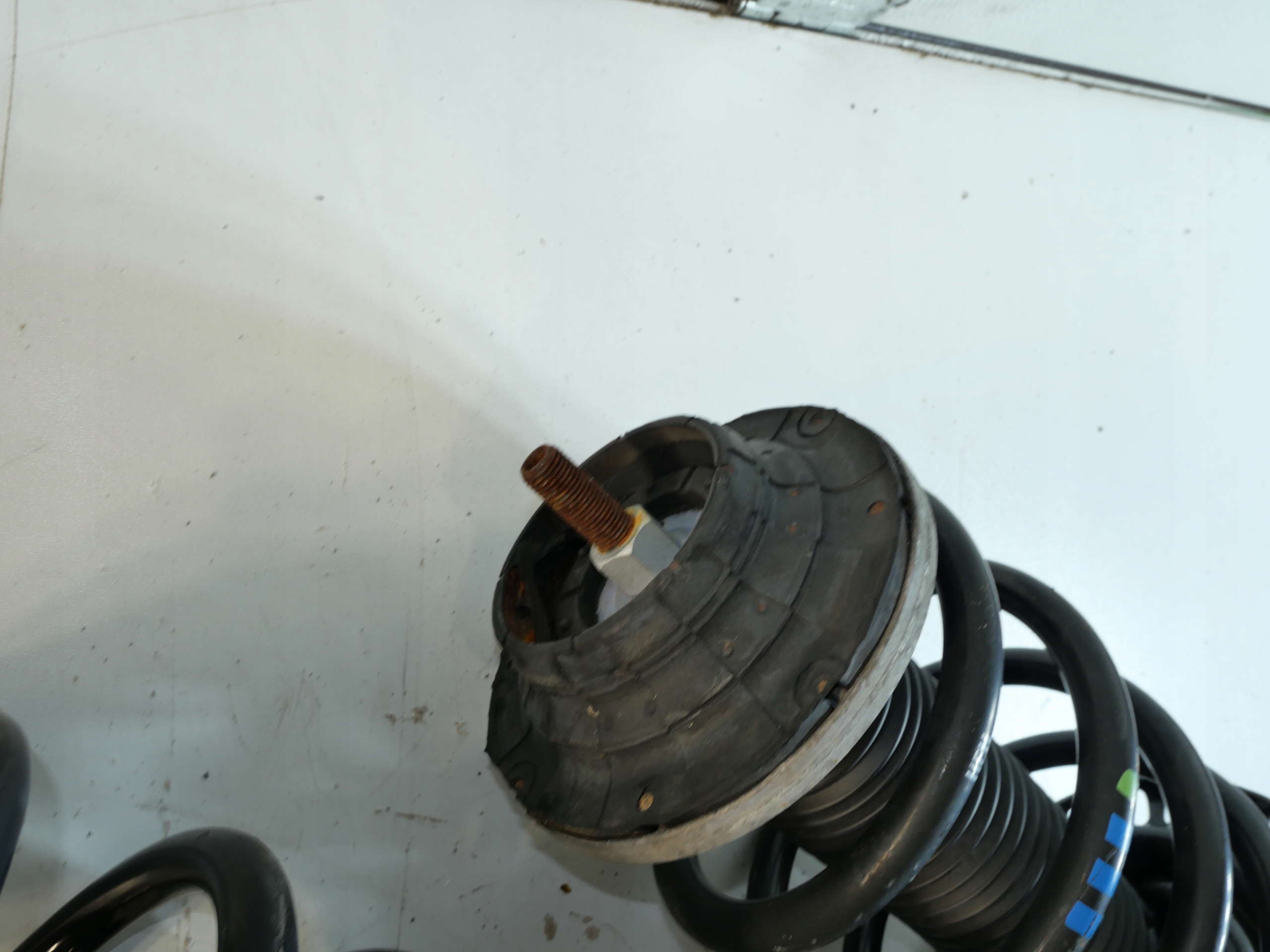 shock absorber front VW TRANSPORTER T5 FL T6 7E5413031B