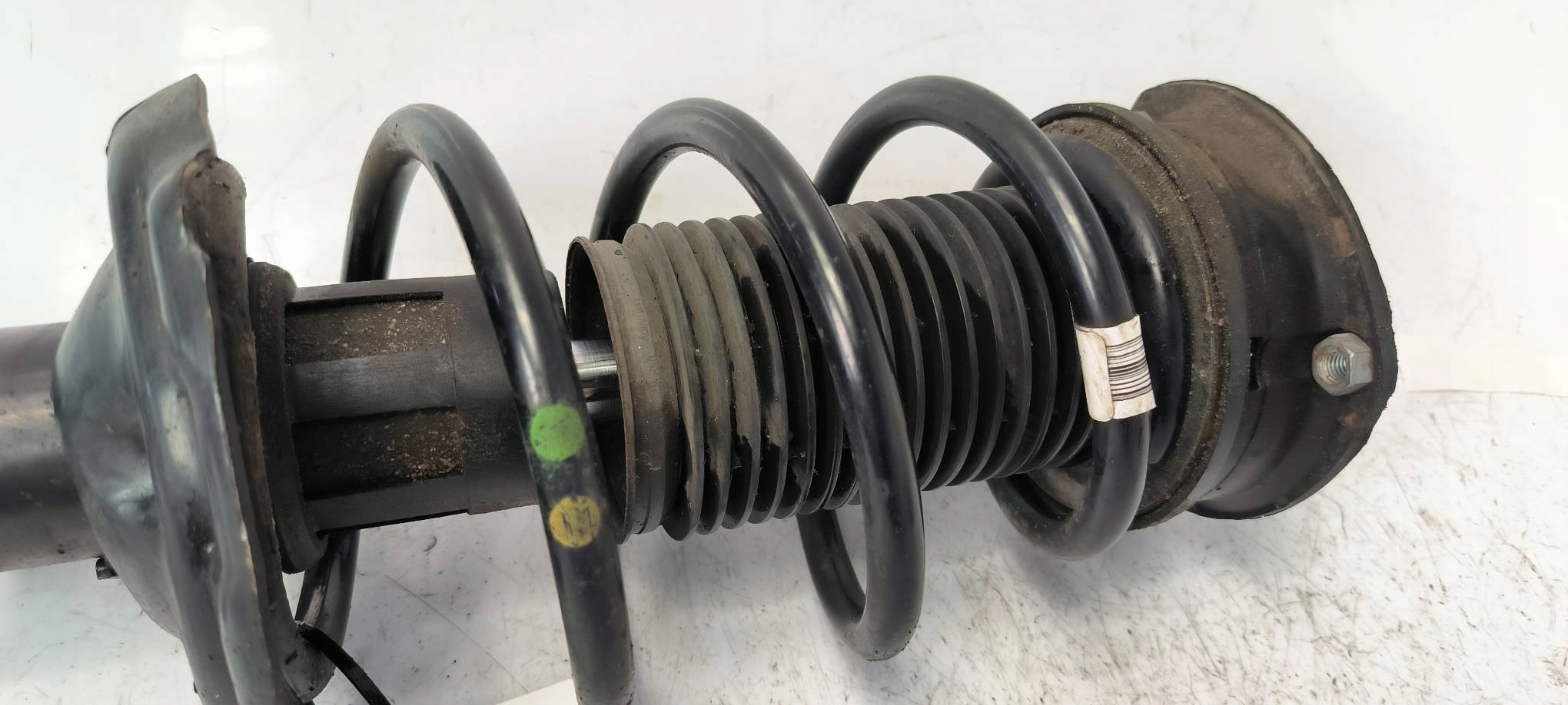 shock absorber left front 3Q0413031BE VOLKSWAGEN PASSAT B8 R-LINE