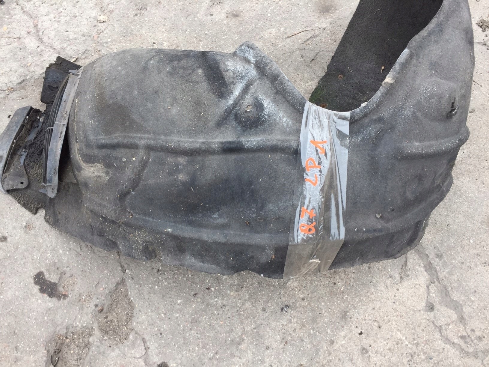 AUDI Q7 4L mudguard side left front front