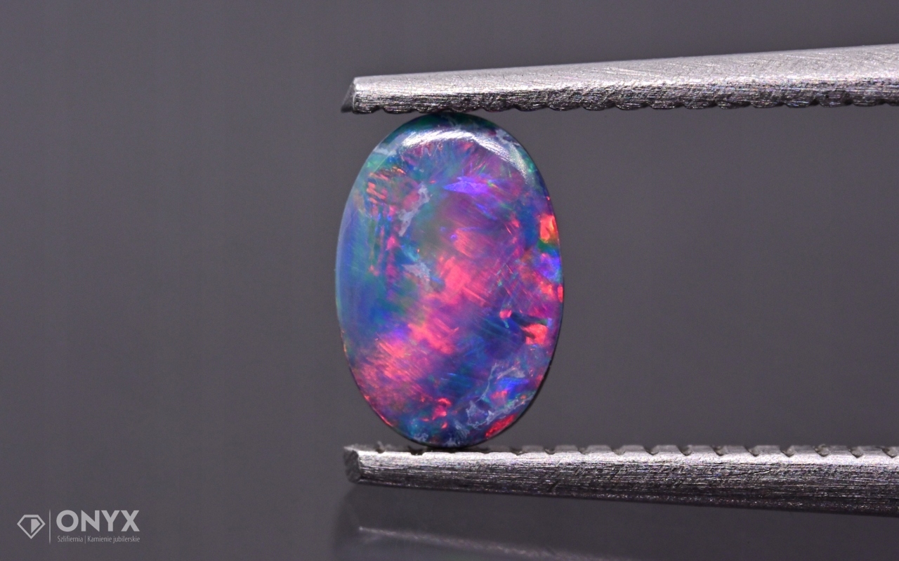 Opal Australská mělká konvexní dublet ovál 6x4 m