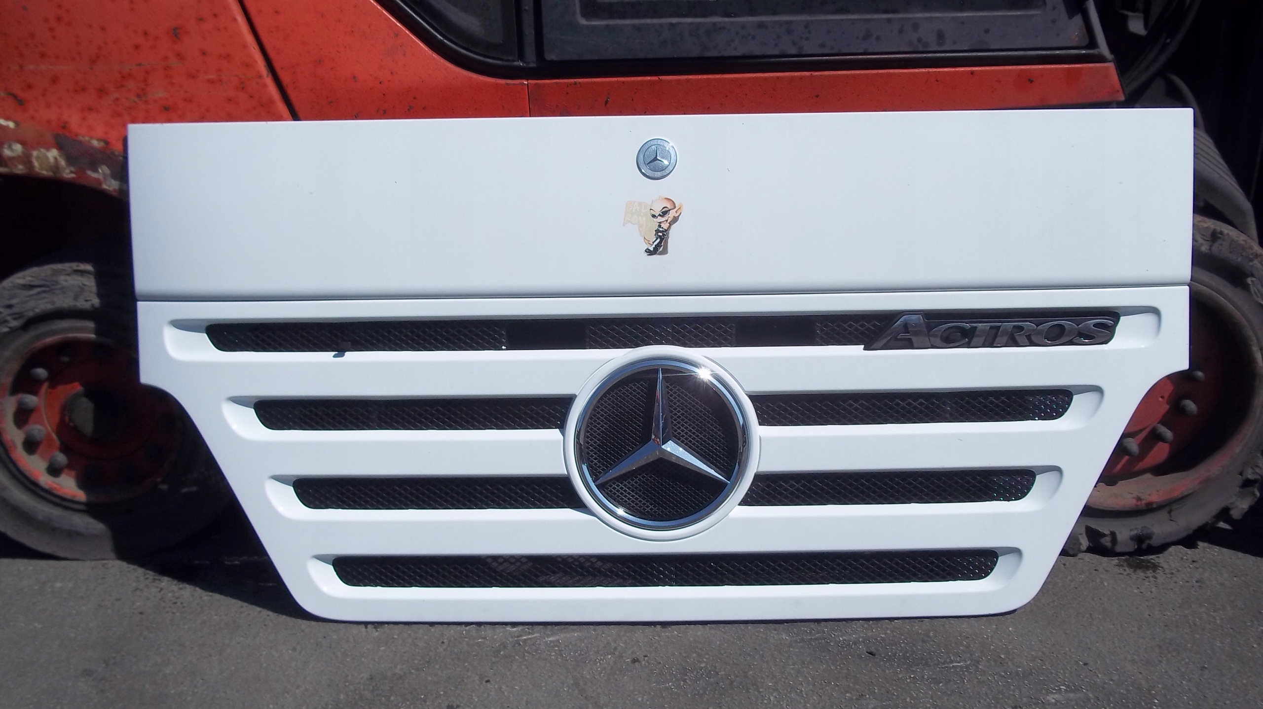 MASKA GRILL ATRAPA MERCEDES ACTROS MP2 MP3
