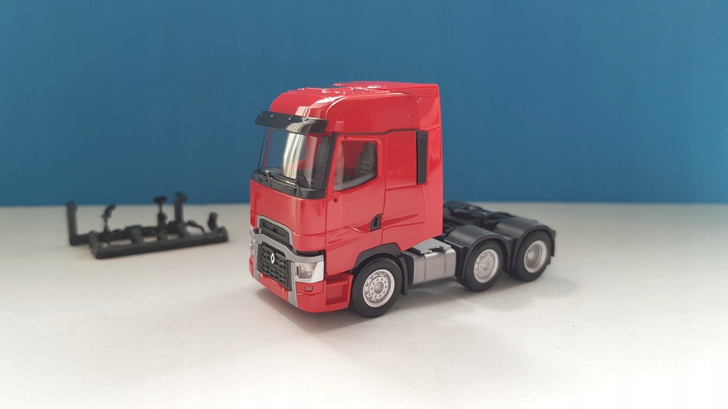 Herpa 311571 Renault T 6x2, červená 1:87