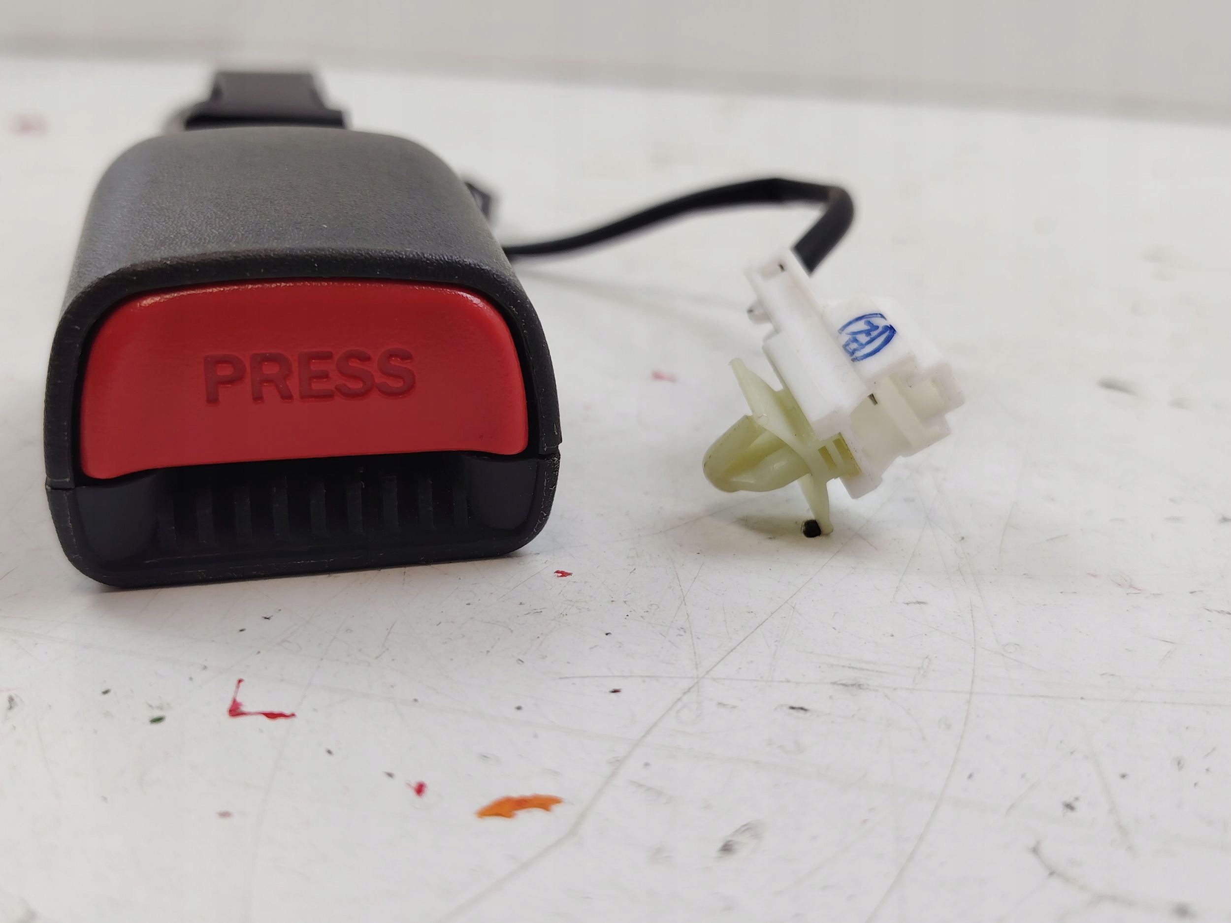 2010 Chevrolet SPARK крепление ремня переднего на