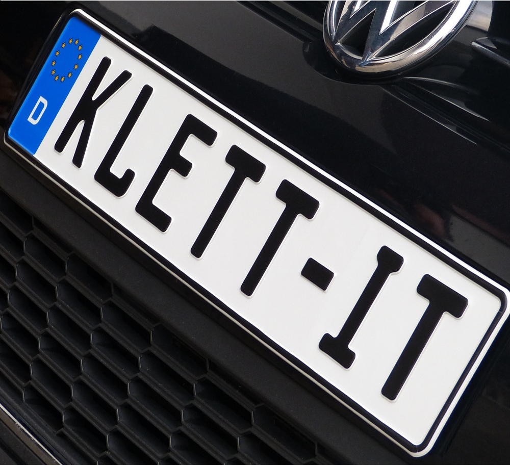 NIEWIDZIALNA RAMKA TABLICY REJESTRACYJNEJ UCHWYT RAMKI POD TABLICE Producent Agmi