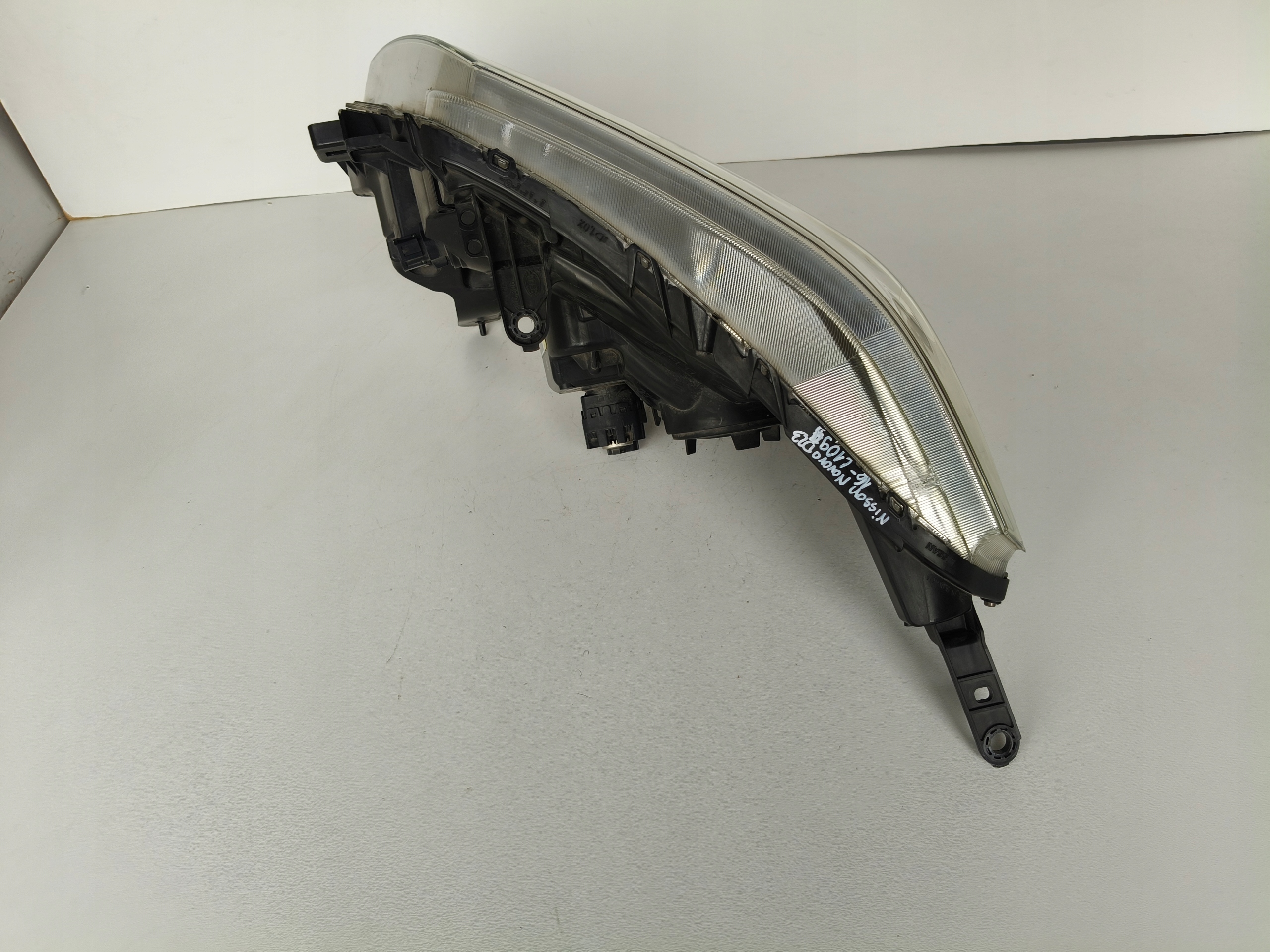 light right REFLEKTOR NISSAN NAVARA D23 NP300 16