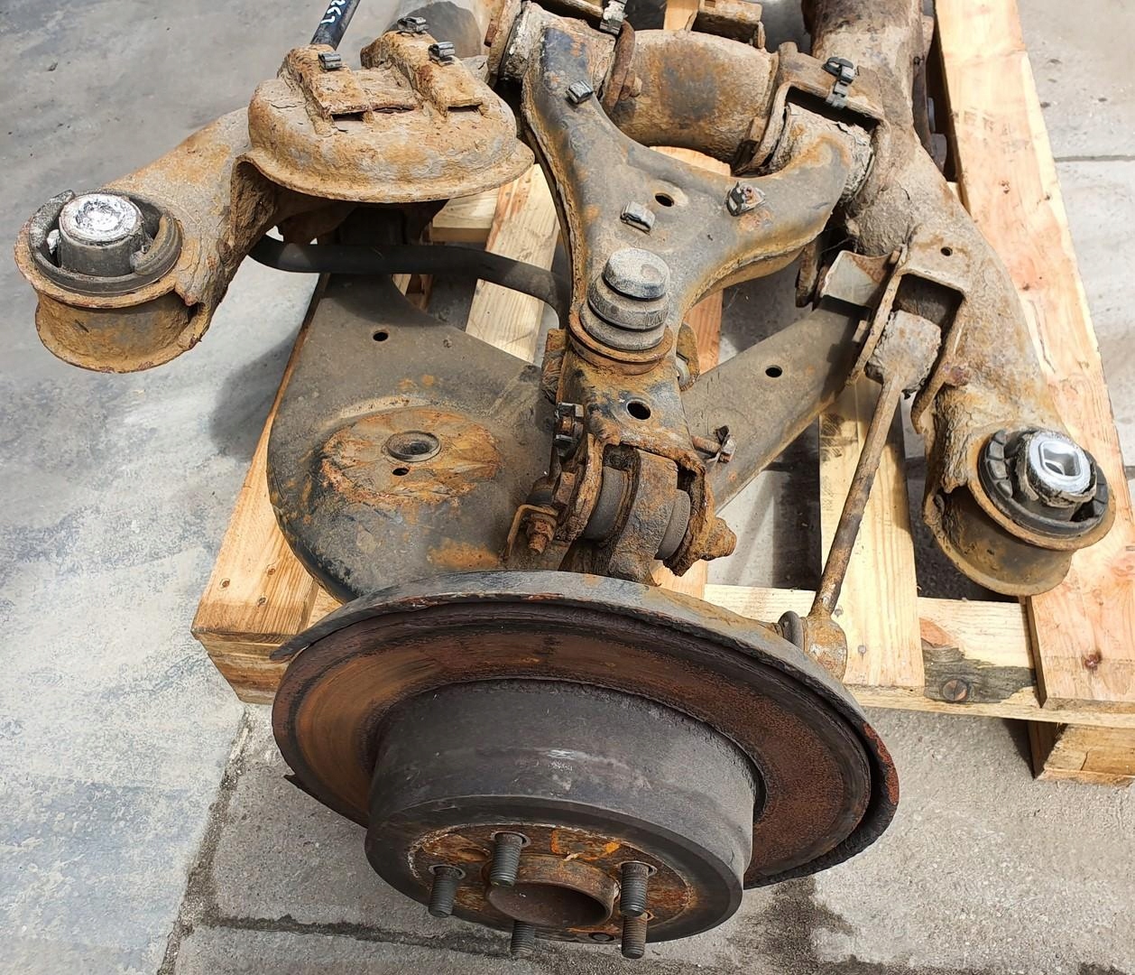 ZAWIESZENIE TYLNE BELKA OŚ TYŁ RANGE ROVER L322 Typ samochodu 4x4/SUV Samochody osobowe