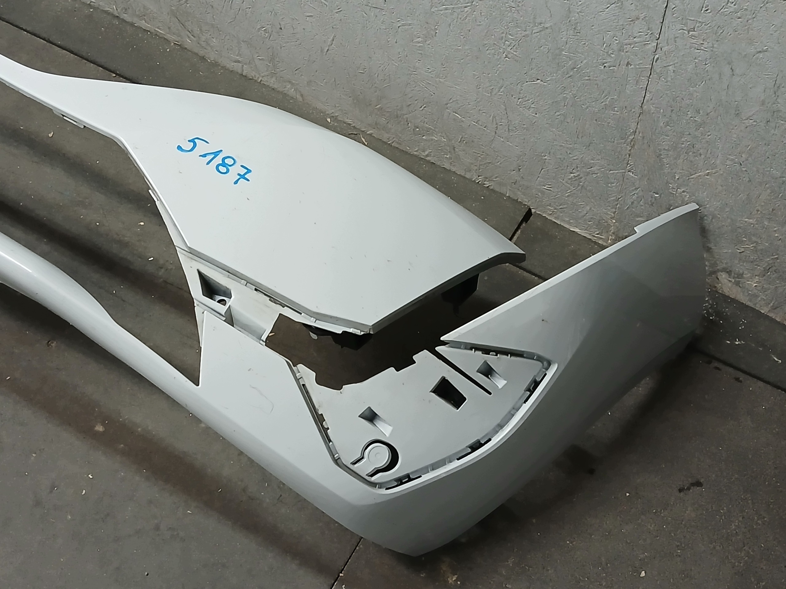 bumper front PEUGEOT 308 III 3 T10 21