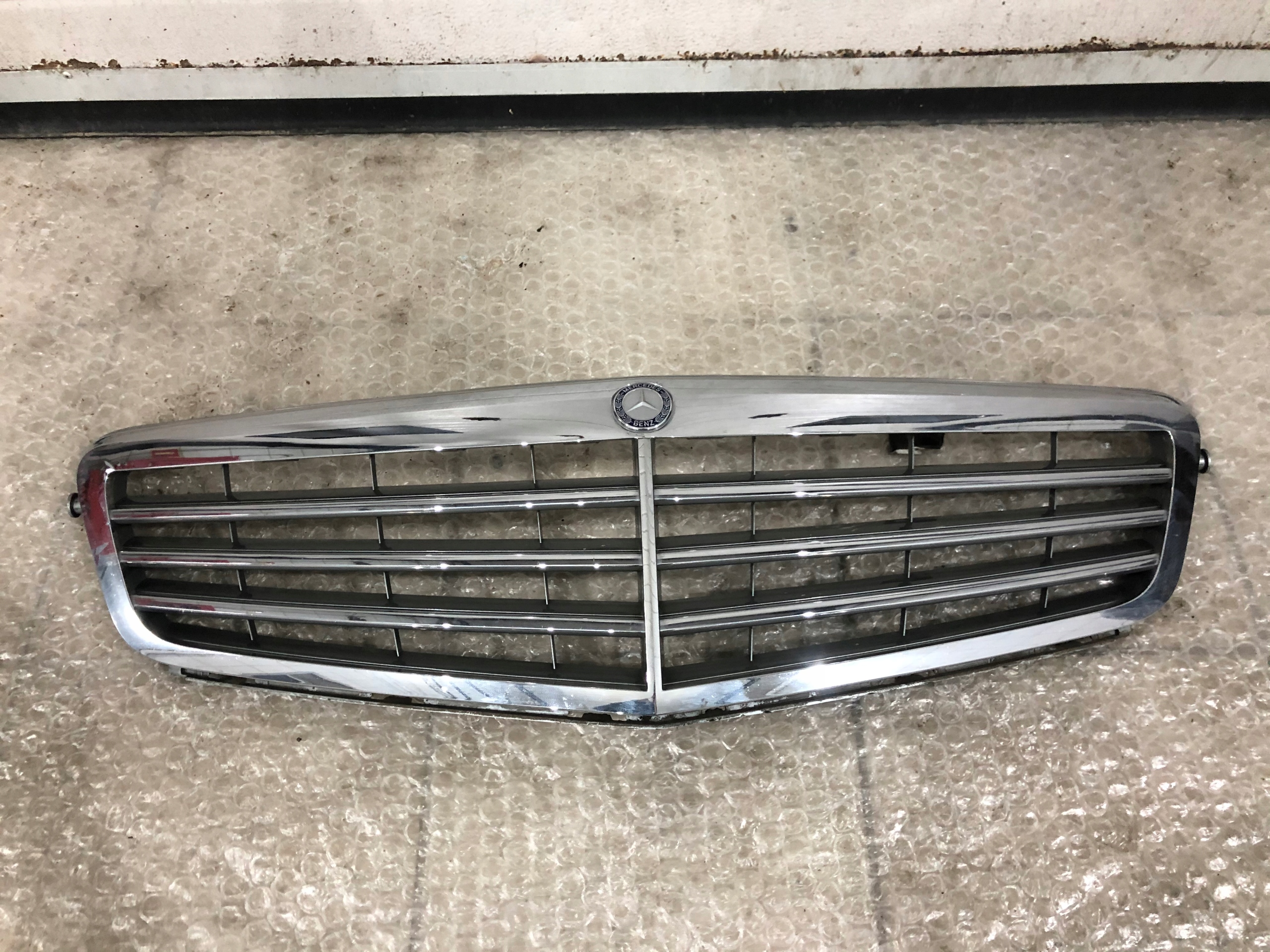 решетка радиатора MERCEDES W204 классический
