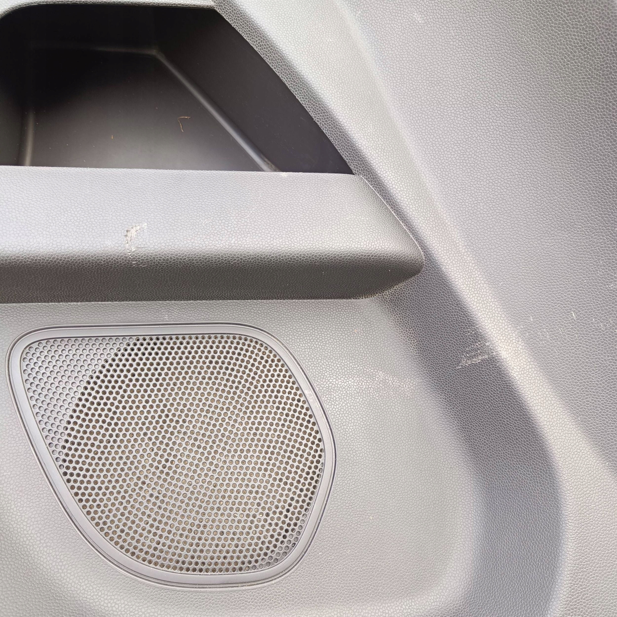 Ford Fiesta MK7 3D 2013 rear part side left side / upholstery