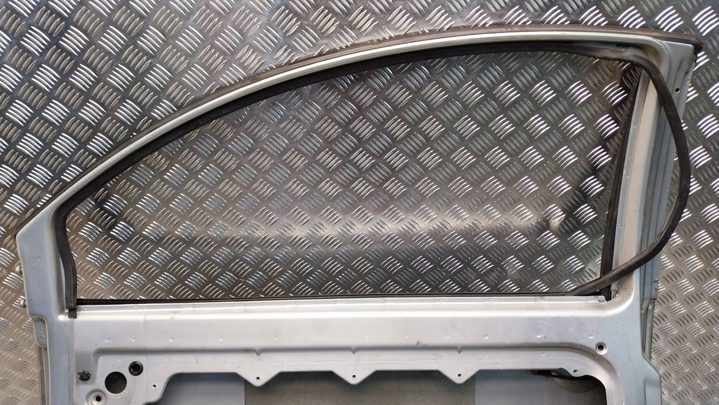 dveře pravé VW NEW BEETLE 1C 98