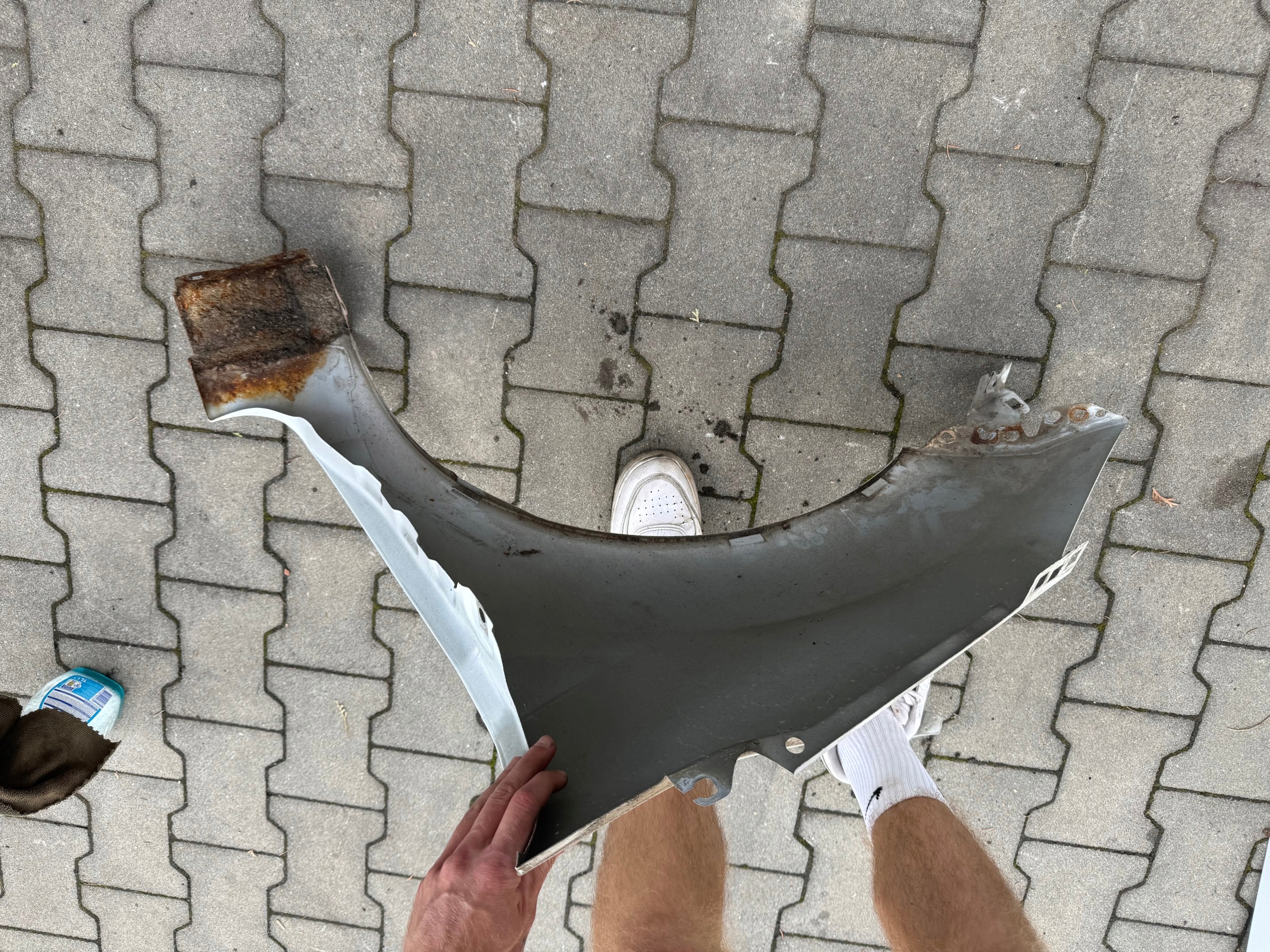 FORD FIESTA MK7 HB fender front right H9