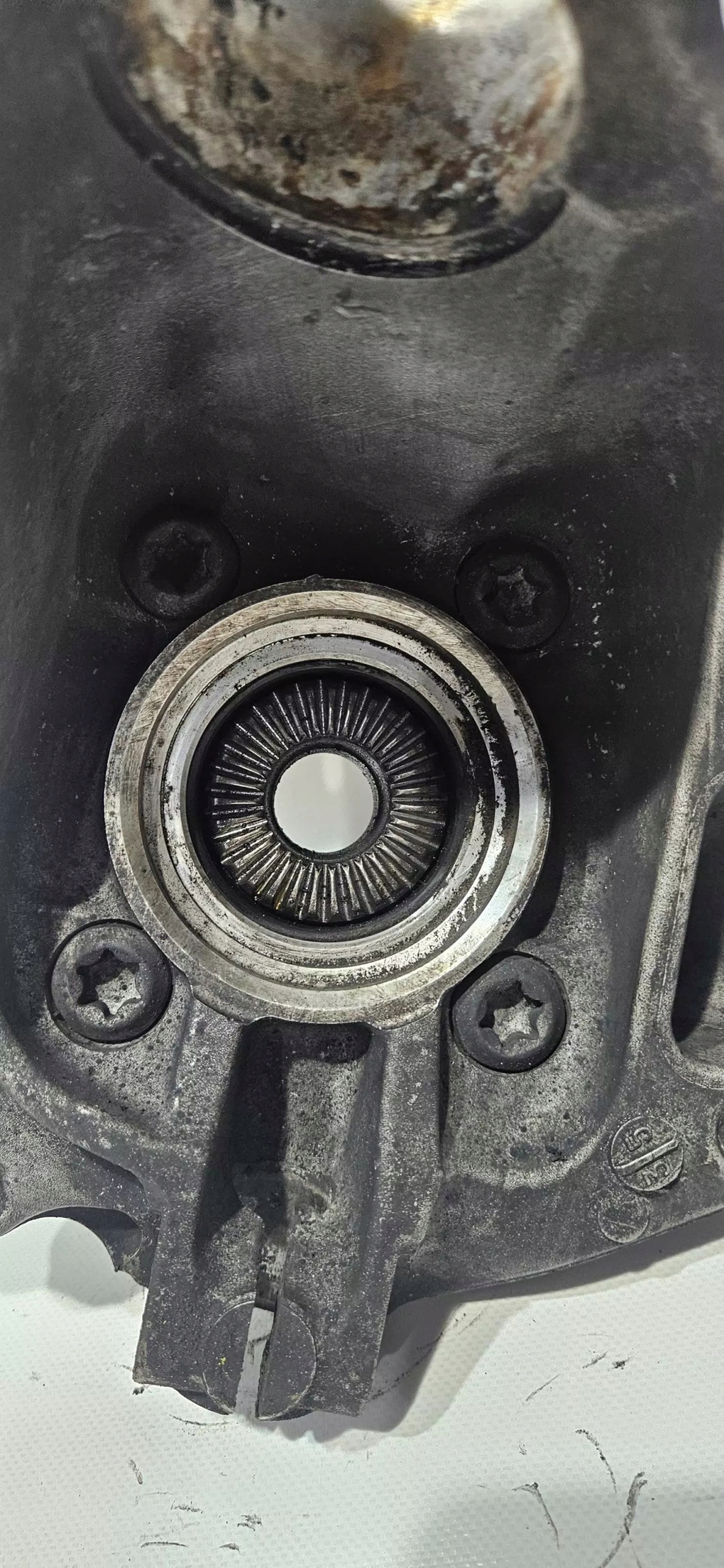 otoč čepu pravý předek MINI COOPER F55 2013