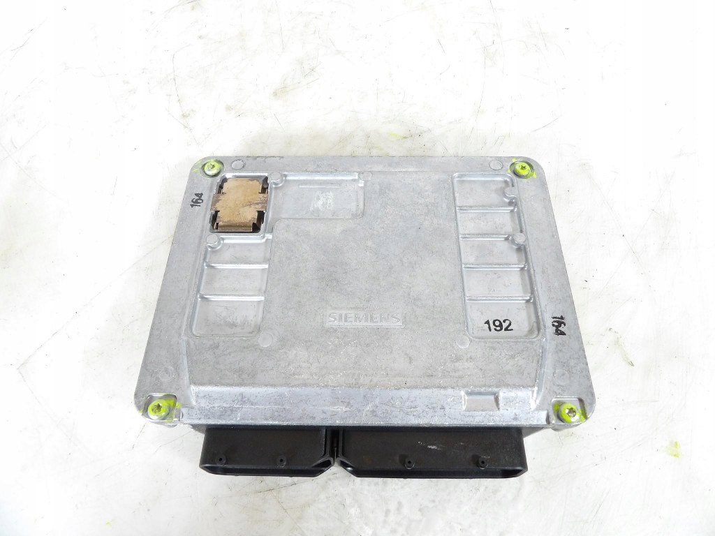 VW PASSAT B5 2.0B control unit of the engine 06B906033AA