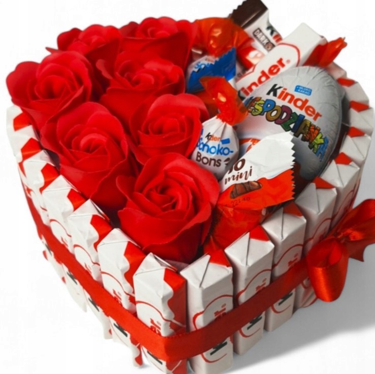 Flower box zestaw słodyczy Kinder na urodziny rocznicę 15 cm