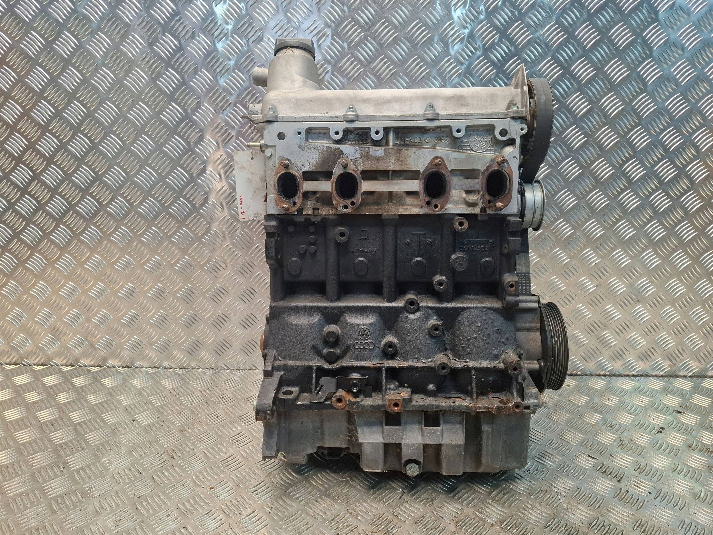 engine BEH VW GOLF IV CADDY II A3 8L 2.0 8V 116KM unprotected pillar 113000KM