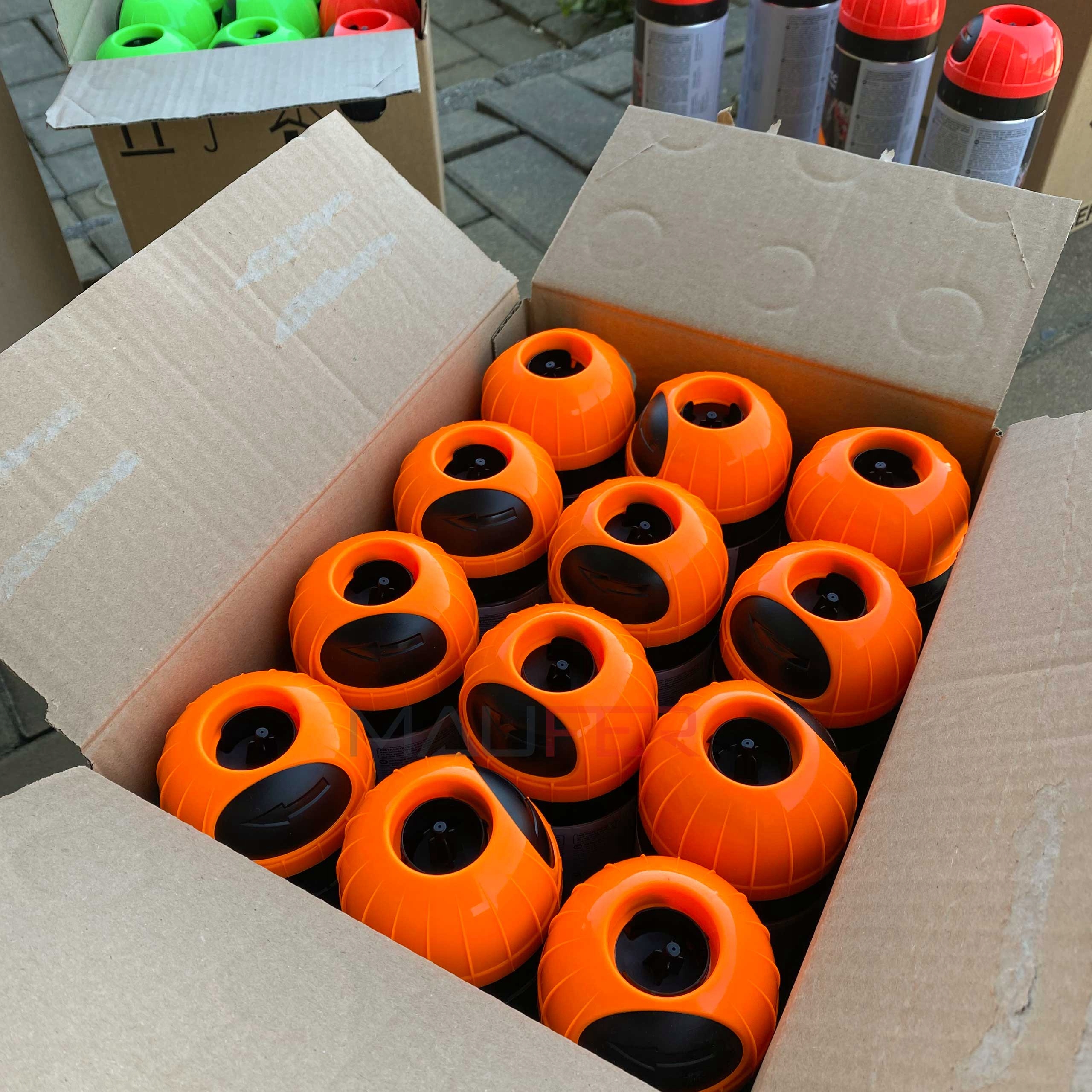 SOPPEC TRACK MARKER FARBA GEODEZYJNA SPRAY 12 SZT. Marka Soppec