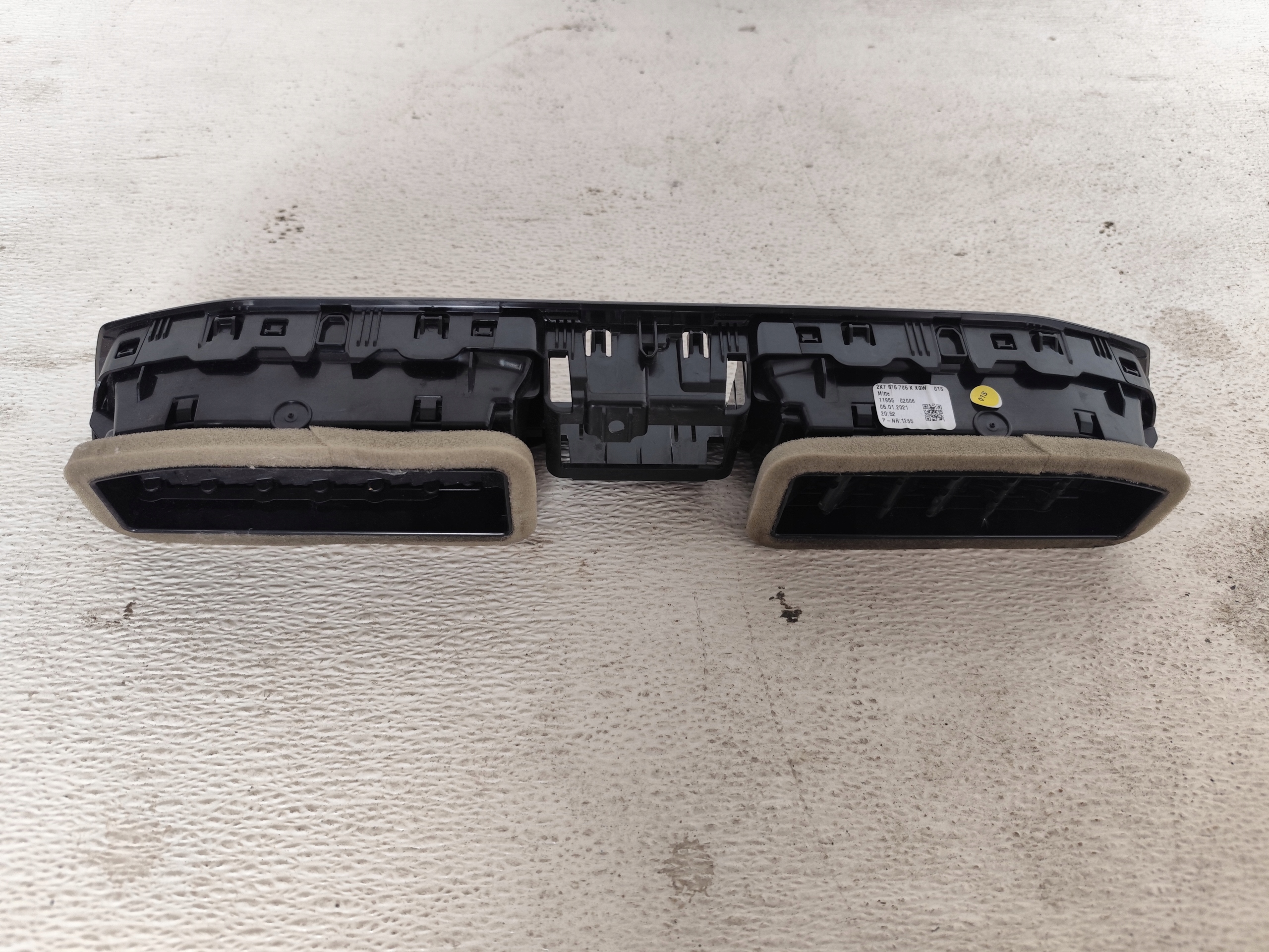 VOLKSWAGEN CADDY V2K7 intake air grid consoles 2K7815705K