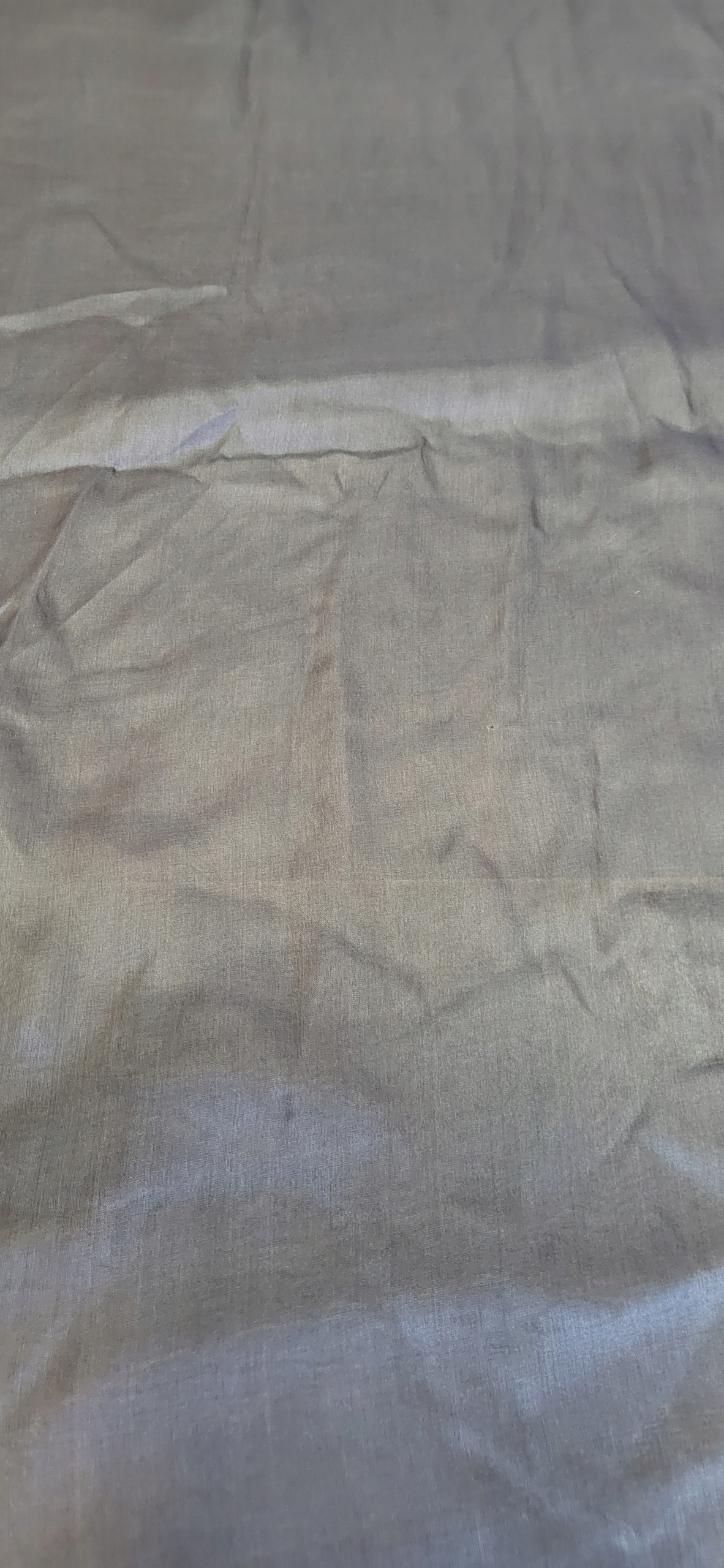 hedvábný šifon v ocelové barvě