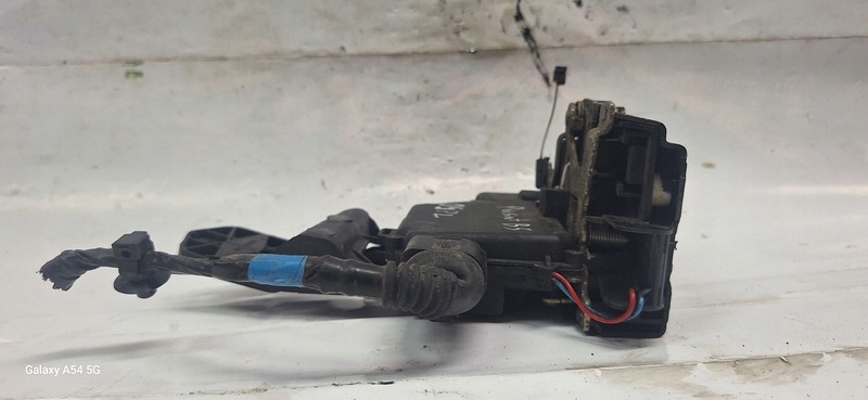 lock door left front VW PASSAT B5 3B1637015A