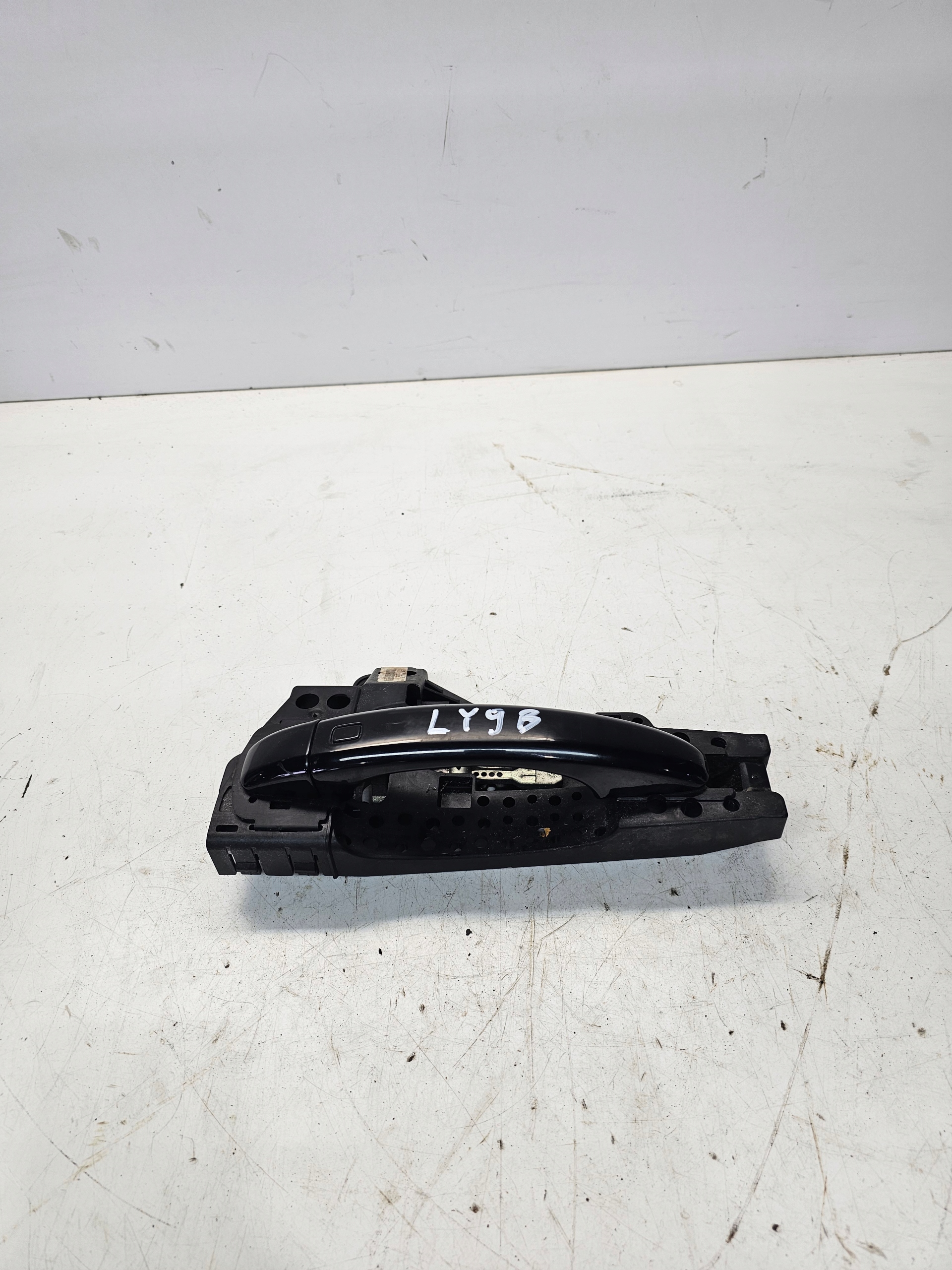 handle left AUDI A4 B8 A5 8T Q5 LY9B 8T0837885A *