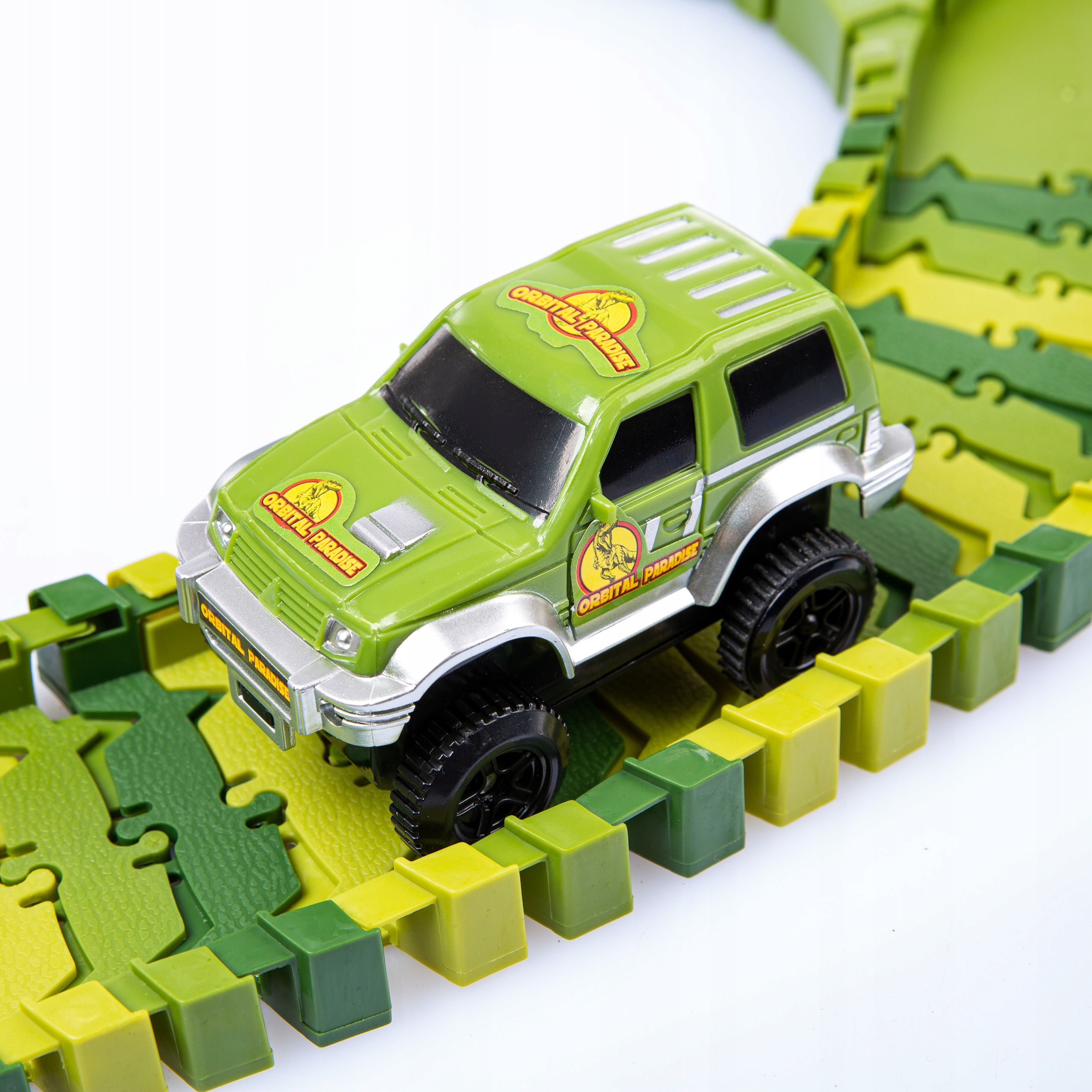 ZÁVODNÍ AUTODRÁHA DINOSAUŘÍ PARK MAGIC TRACK 240 dílků / 360 cm Barva vícebarevná