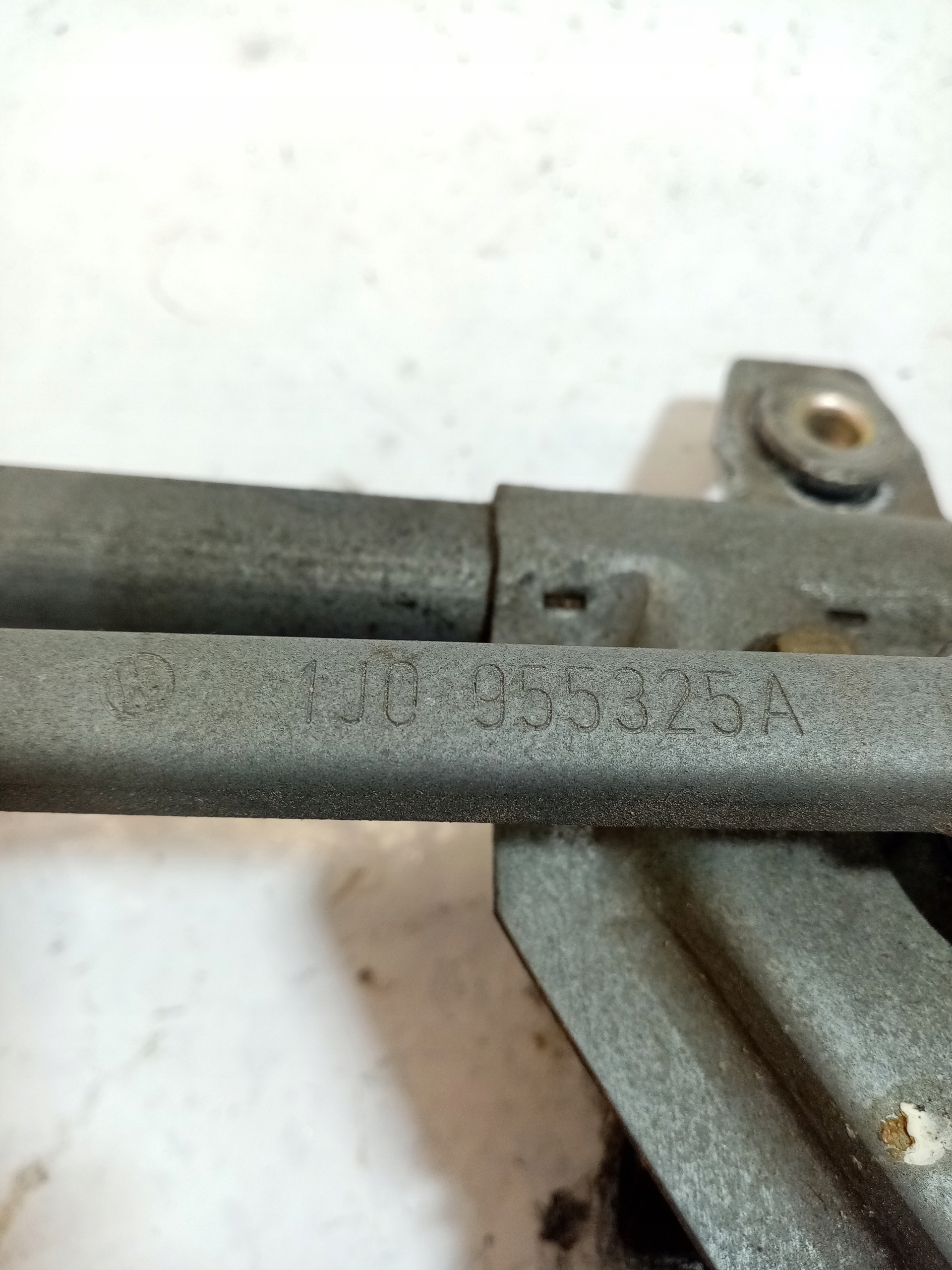 wiper mechanism front VOLKSWAGEN BORA 1J1955113A