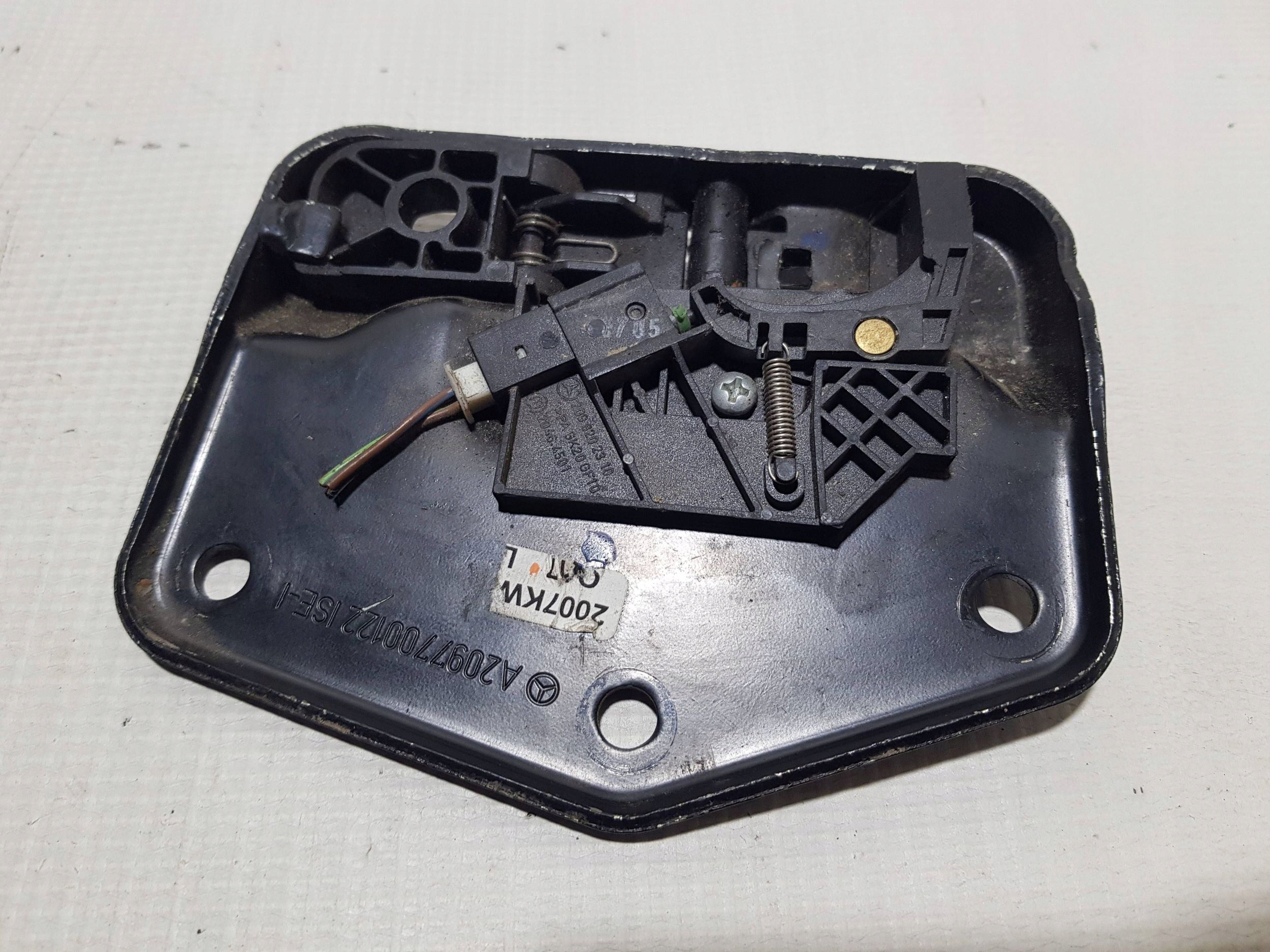 lock RYGIEL roofs left MERCEDES CLK W209 2097700122