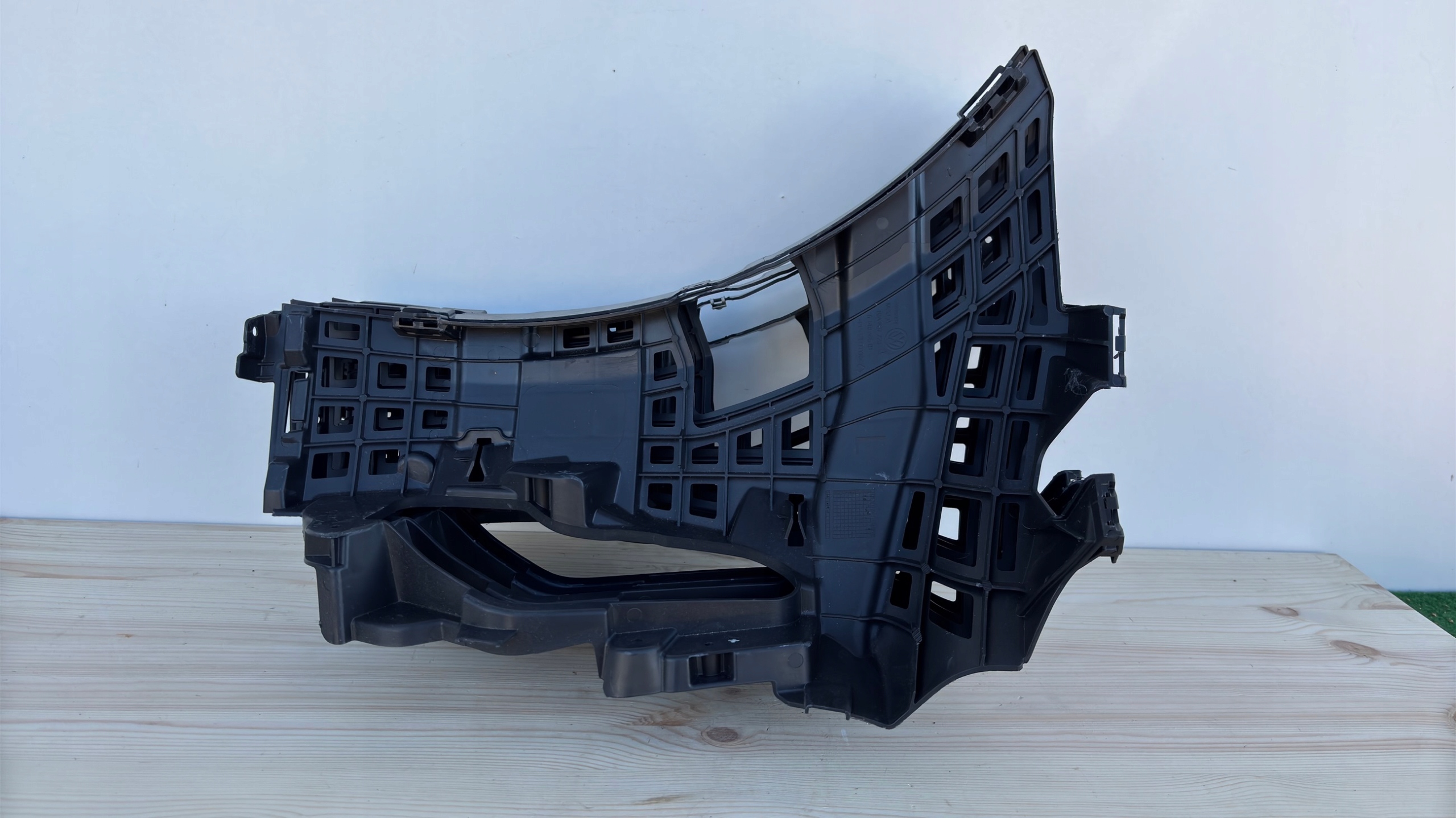 VW ID.3 ID3 left bumper bracket front holder 10A807723 K101/3