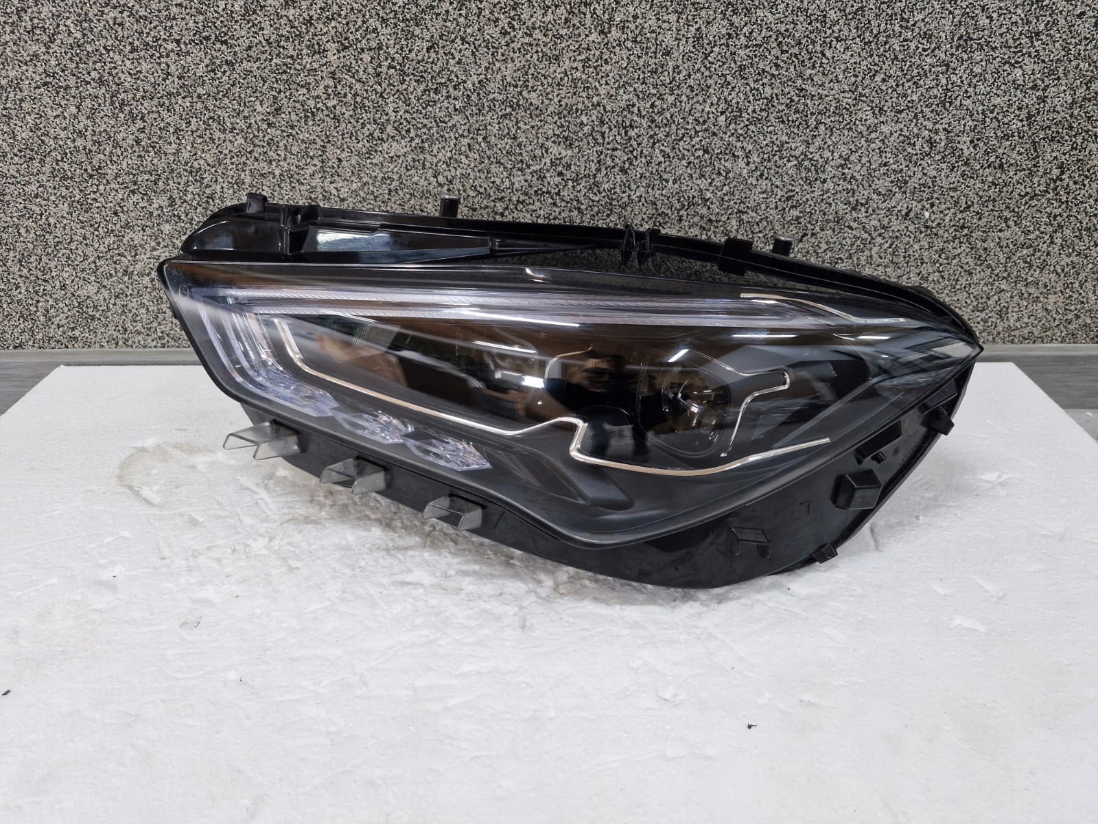 light left Mercedes CLA W118 LIFT Full Led Multibeam Led 2024