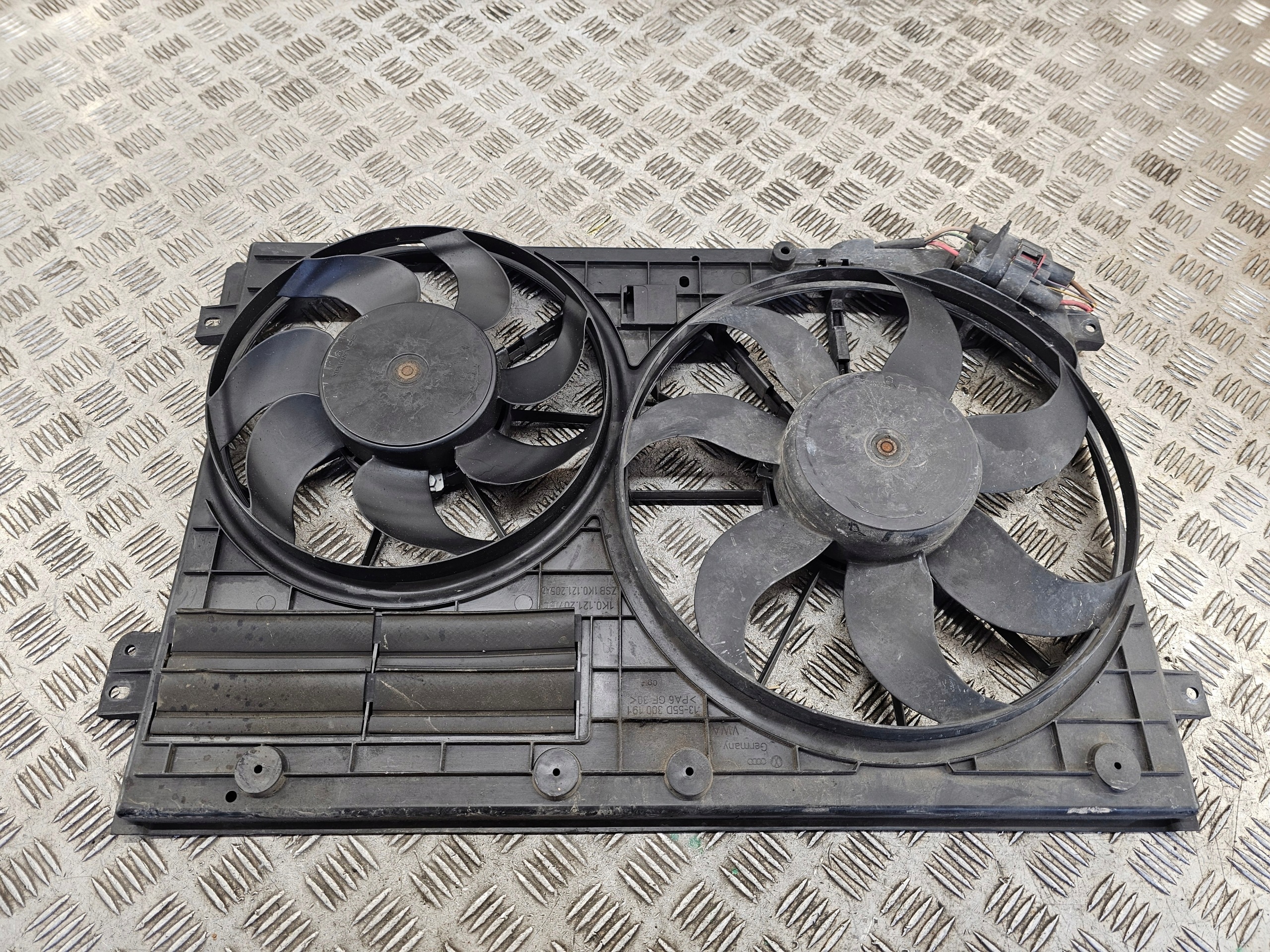 ventilátor chladiče VOLKSWAGEN TIGUAN 1K0121207BC