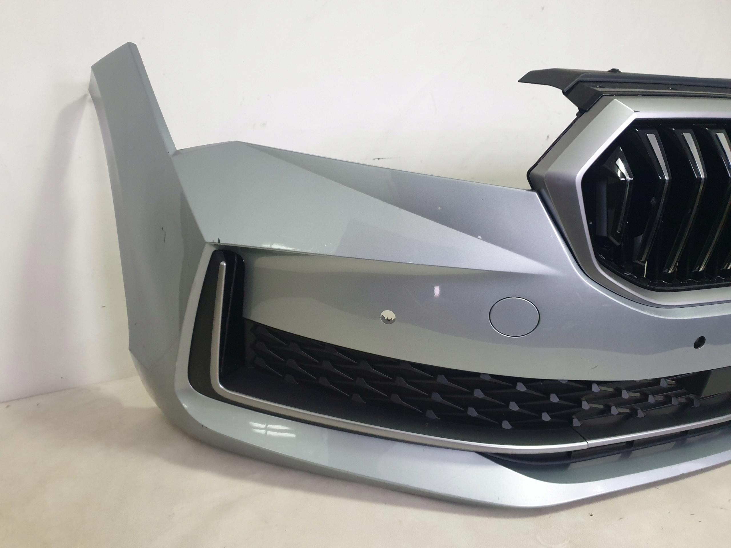 SKODA SUPERB IV 3P0 23-> bumper front front 4 x PDC cover 3P0807221