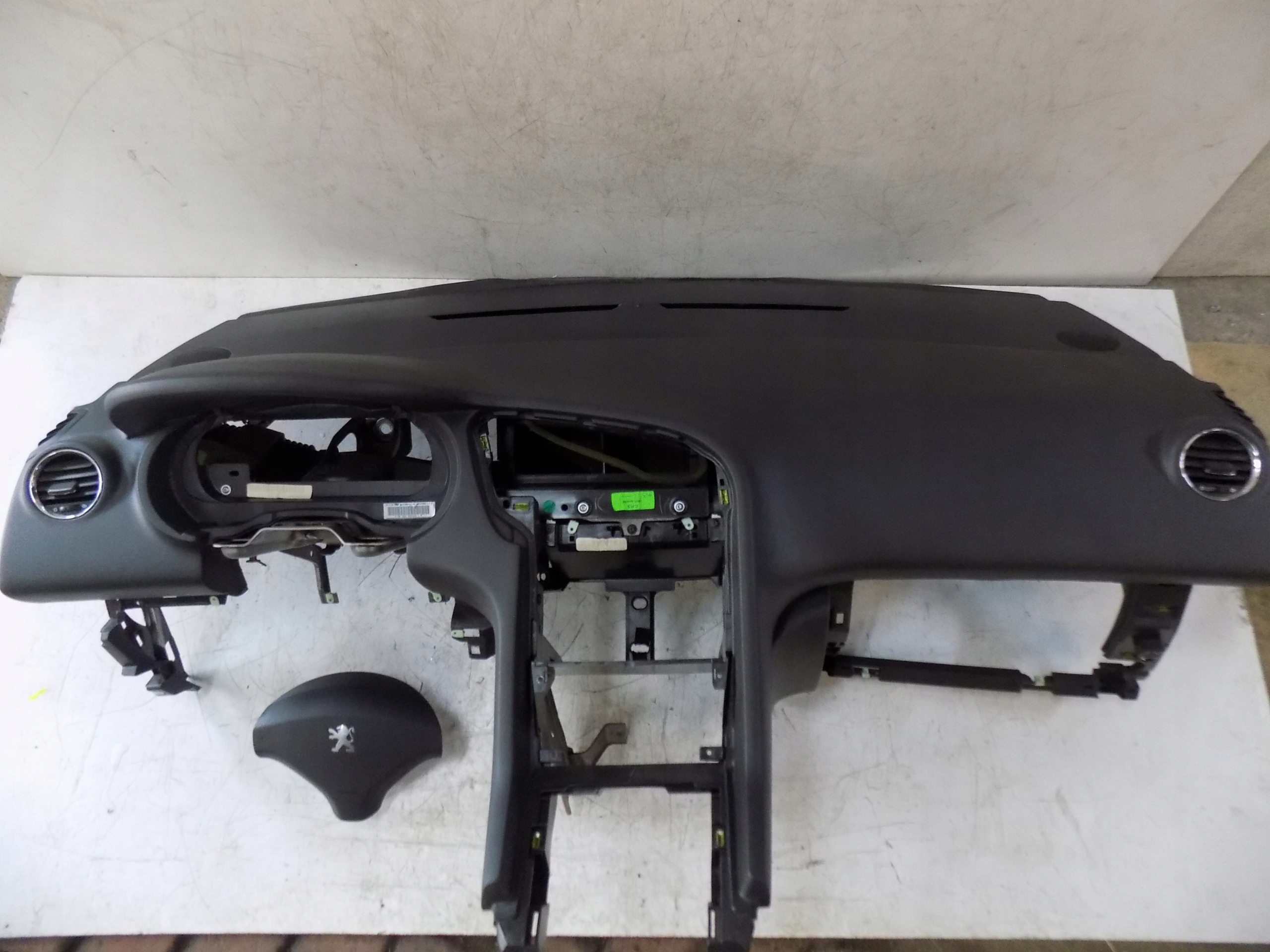 PEUGEOT 5008 I KONSOLA DESKA PODUSZKI AIRBAG ORYG.