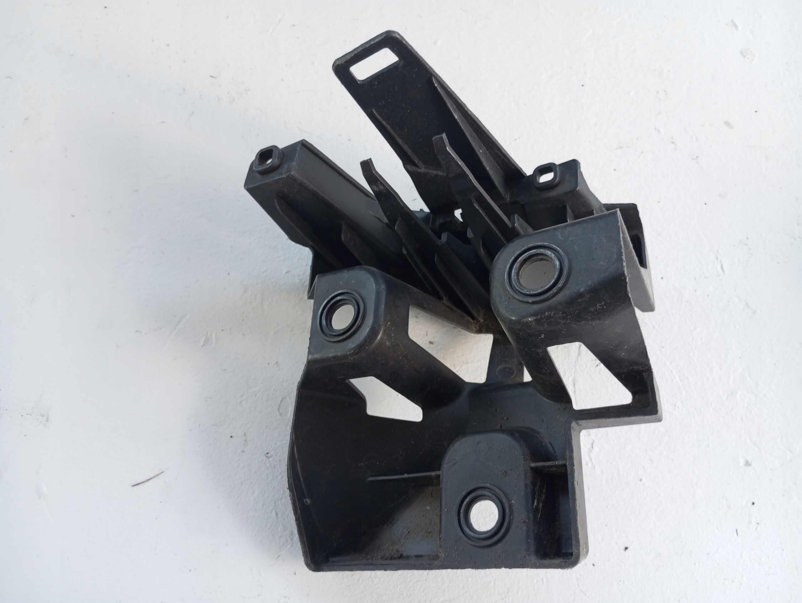 bumper bracket PEUGEOT 9813570880 rear part right