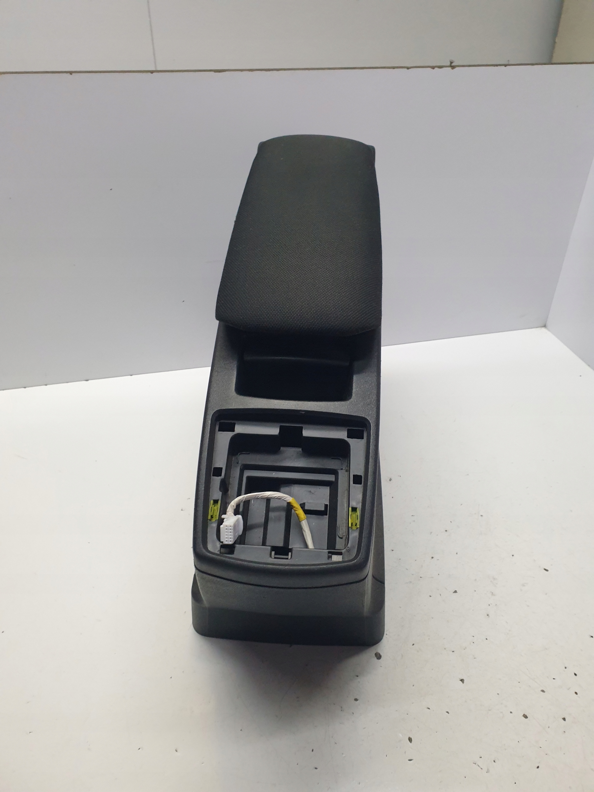 подлокотник renault SCENIC III 8127320