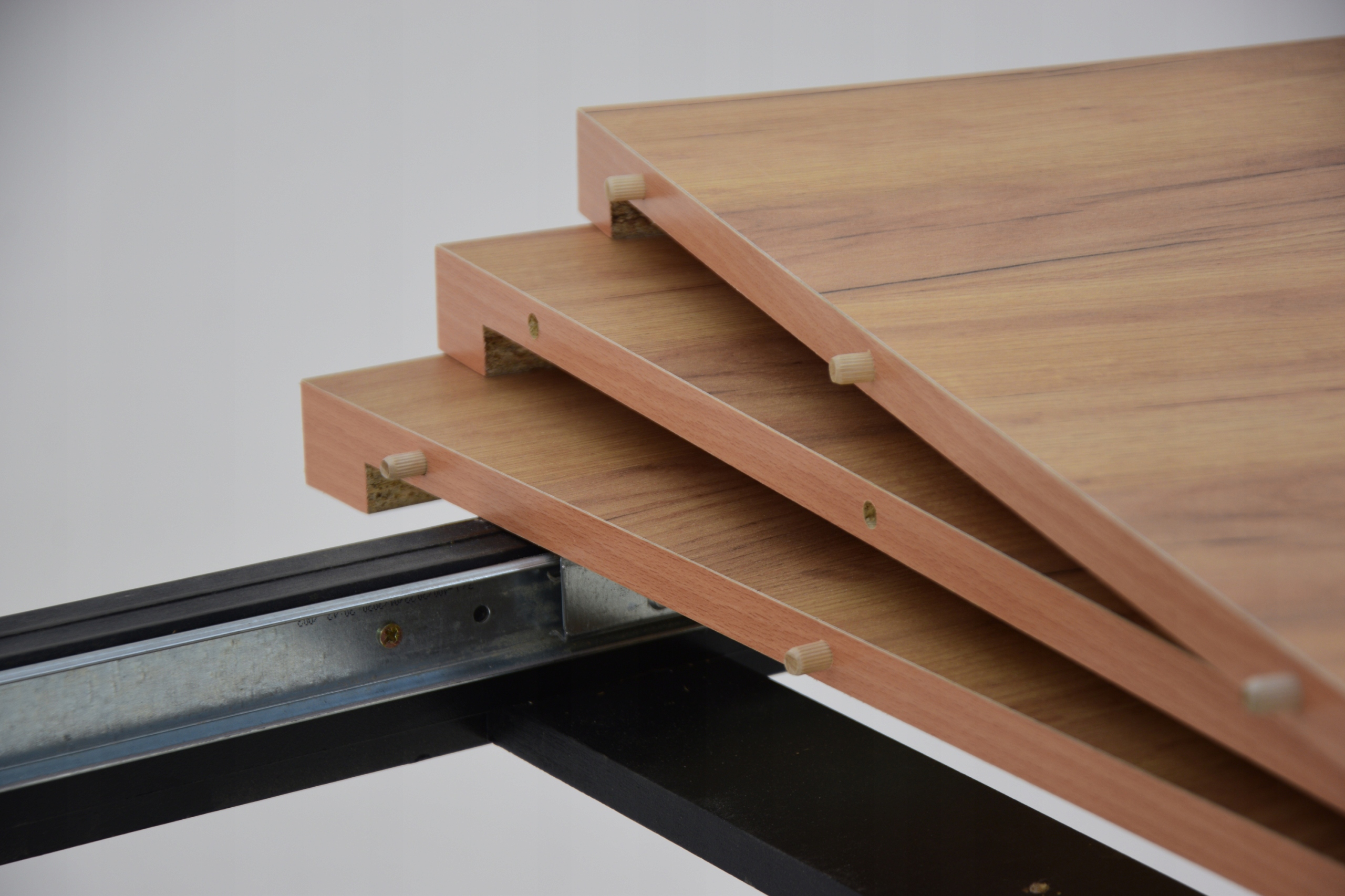 Solidny stół na metalowej podstawie 90x160/240 Kolekcja Salon