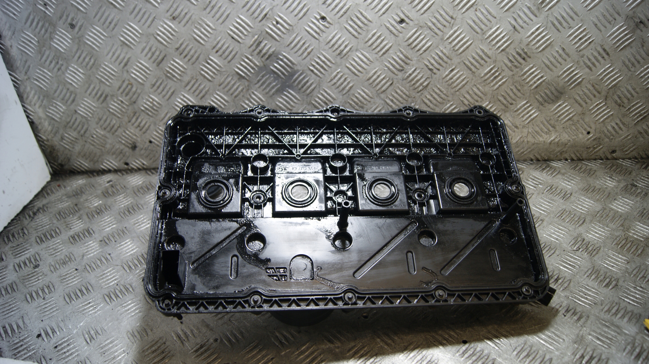 Abdeckung der Ventile FORD TRANSIT MK 6 6C1Q-6K271-BF