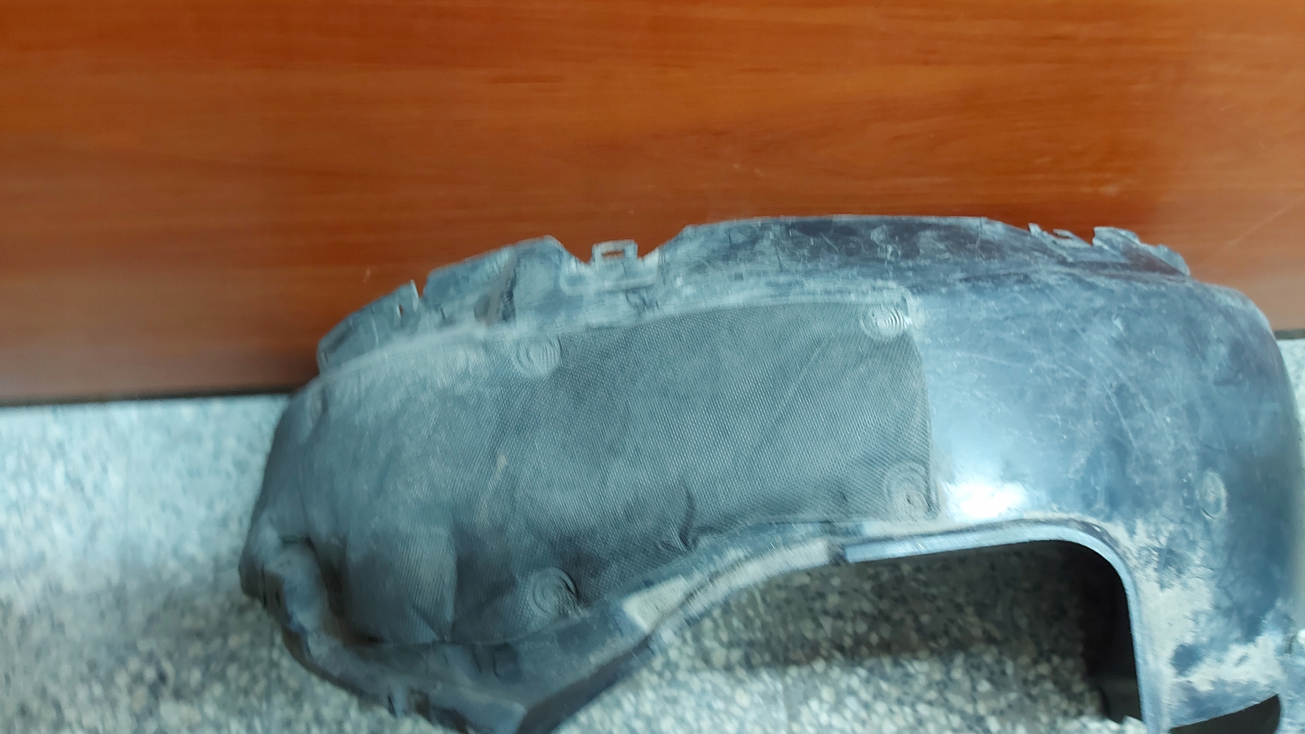 mudguard left front TOYOTA AVENSIS T27 08-18