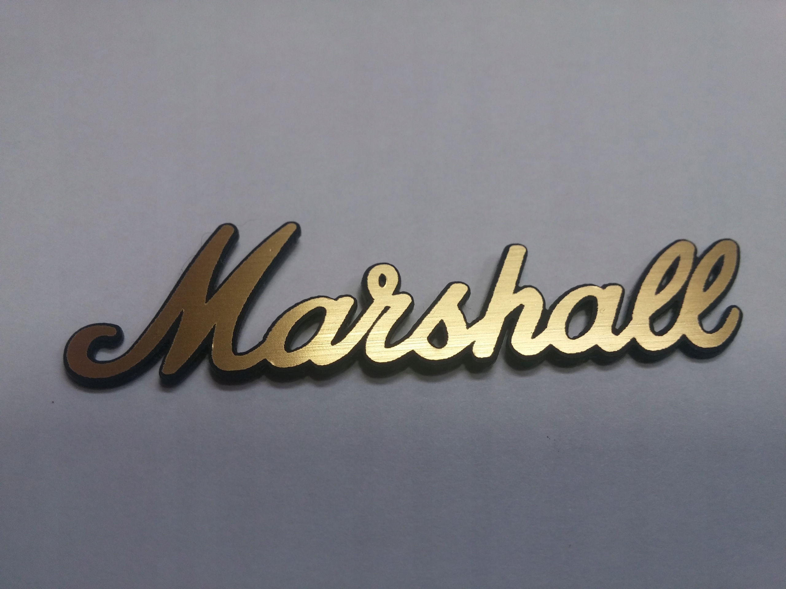 

Marshall naklejka emblemat 63 x 16 mm *złota