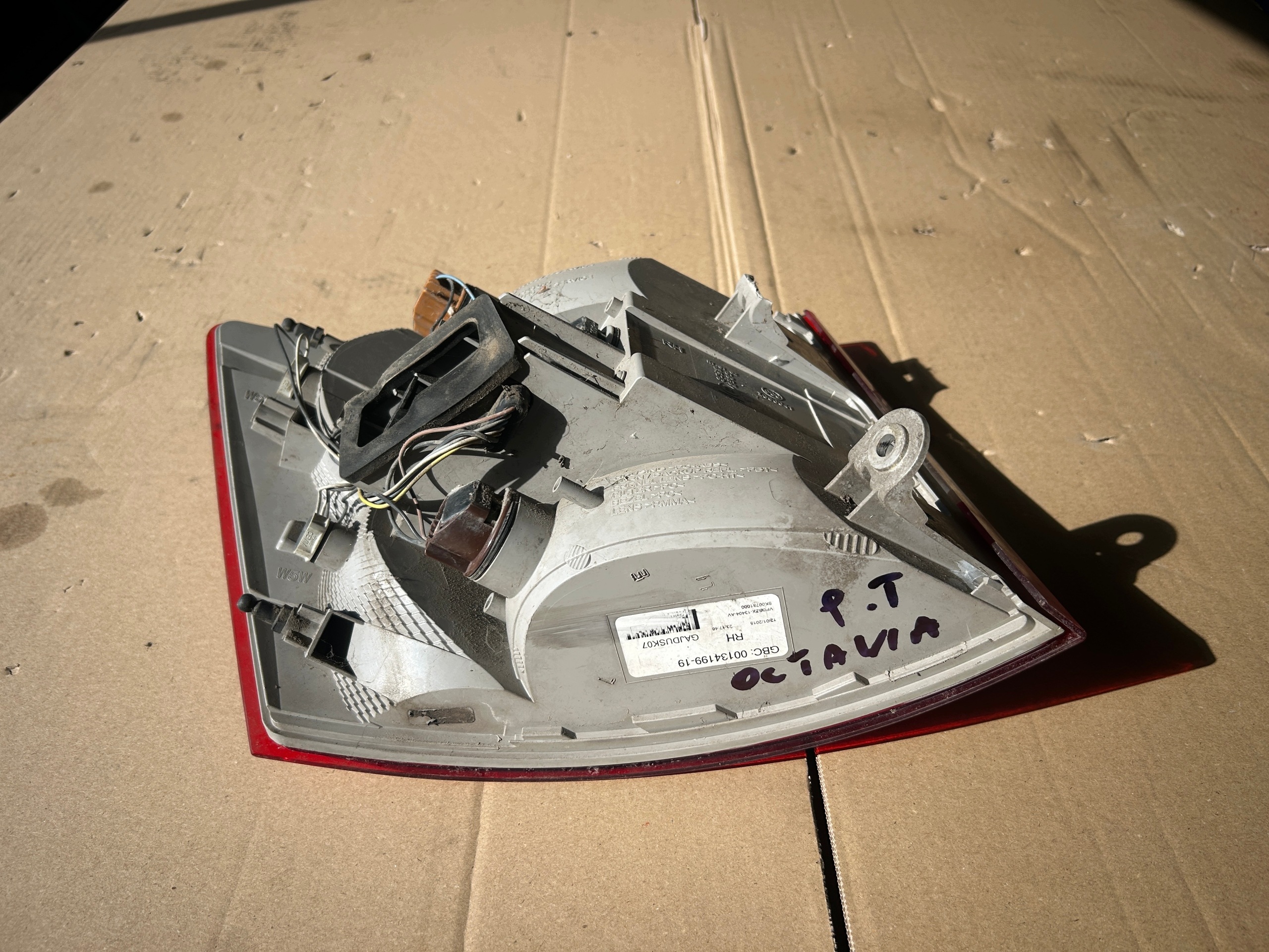 SKODA OCTAVIA III KOMBI light right rear part