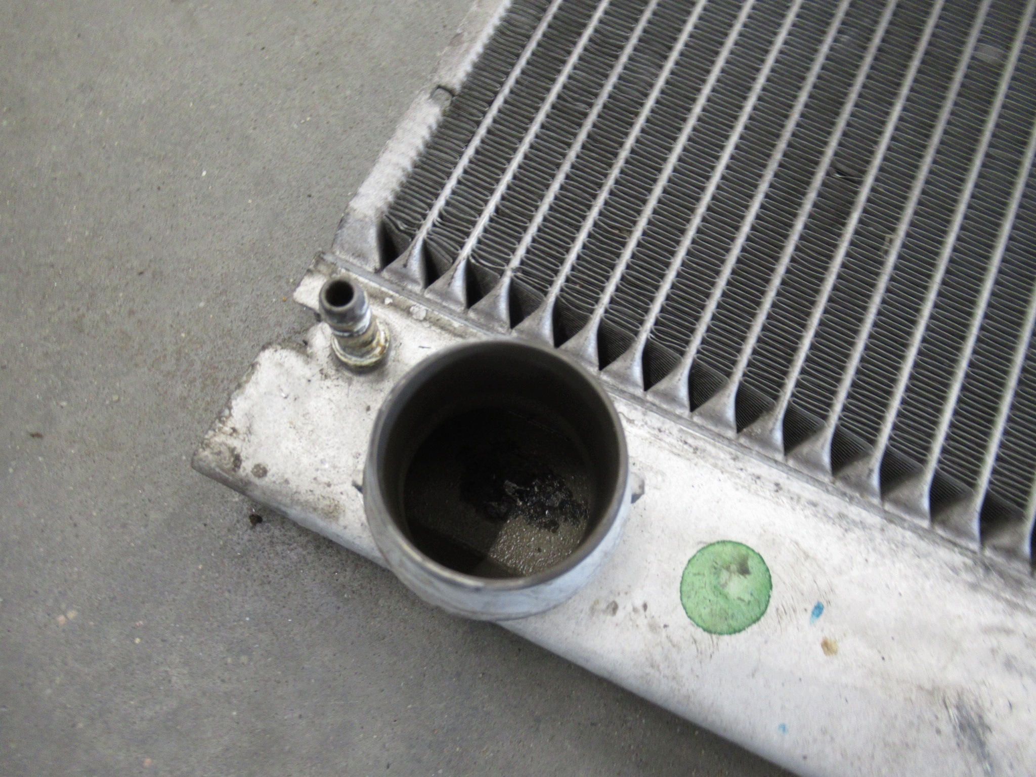 chladič vody BMW E60 E61 E63 E64 E65 E66 M54 N52 N53 N62 benzín