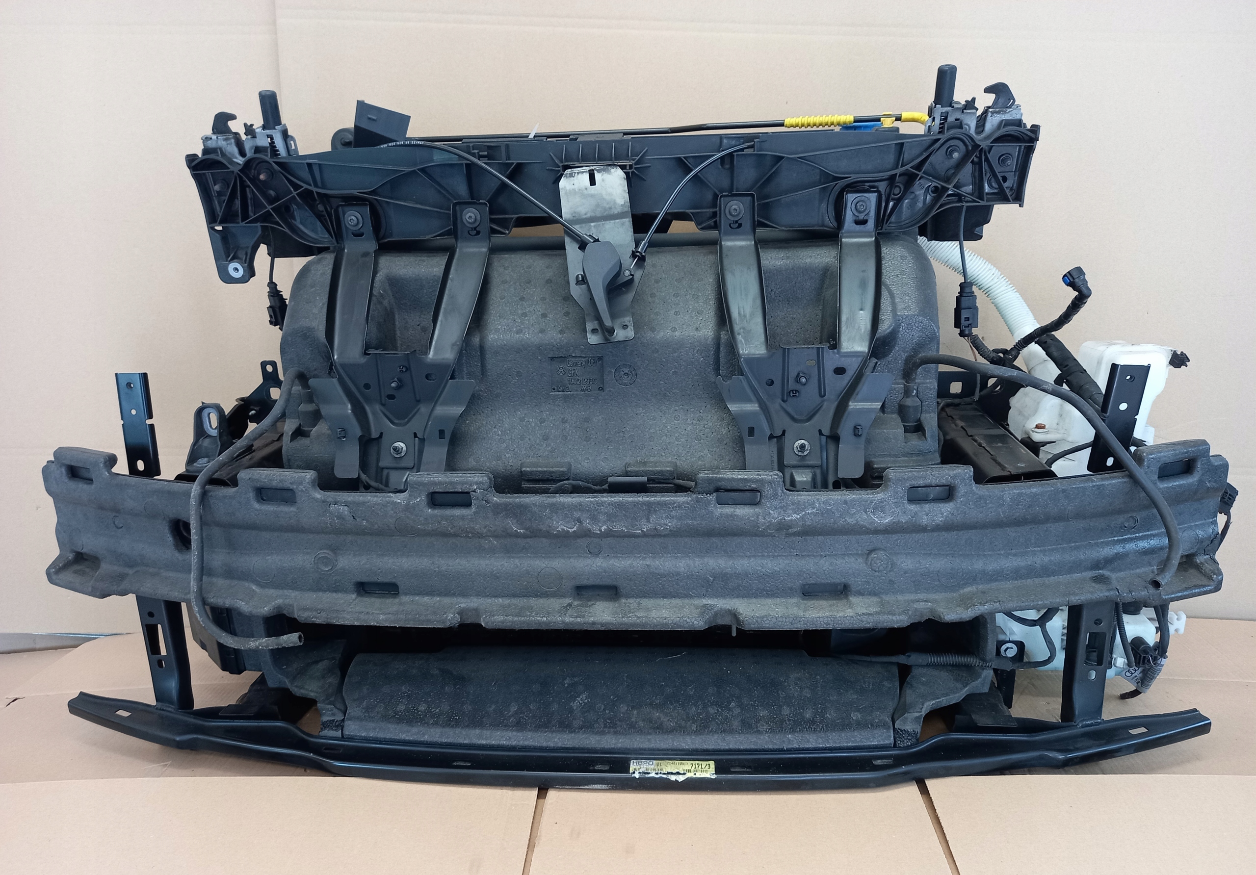 KOMPLETNY PAS PRZEDNI BELKA CHŁODNICE AUDI Q4 E-TRON 1EA121251B 89A805594B