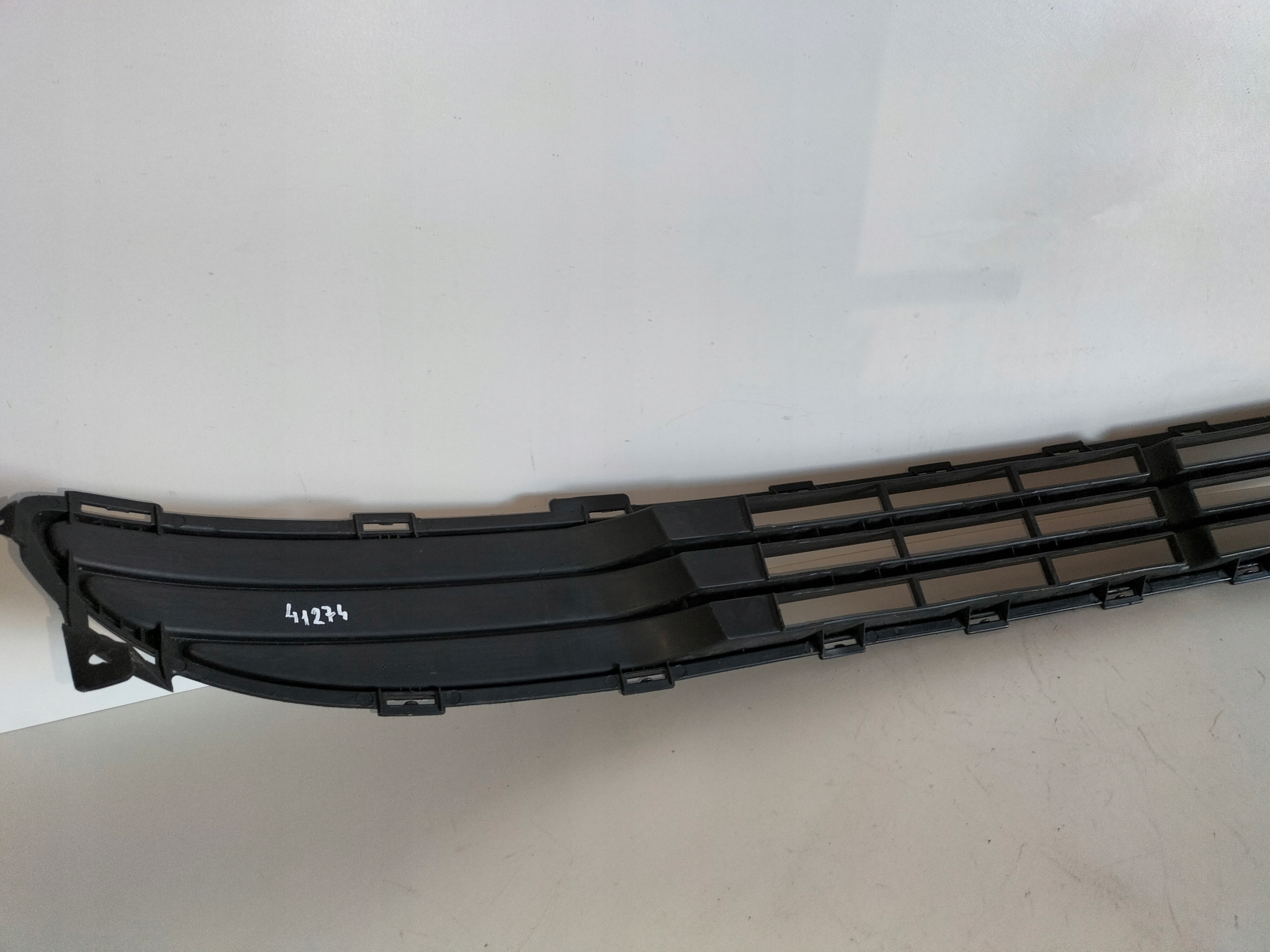 grille grid of a bumper front central KIA RIO II 05-08