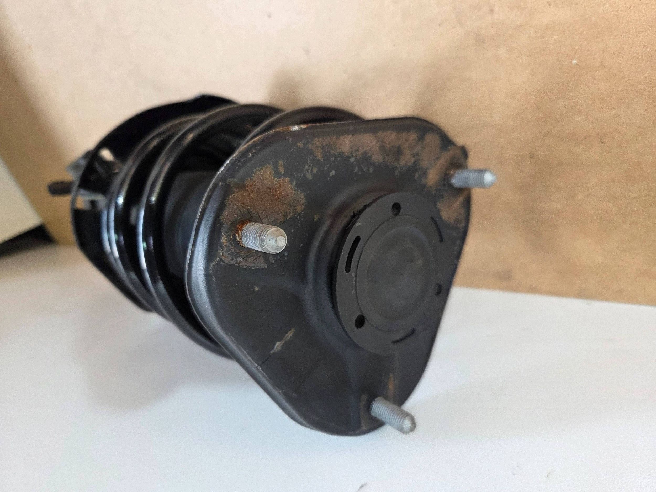 Toyota Corolla E21 Kombi 2,0 Hybrid shock absorber front left 4852012L30