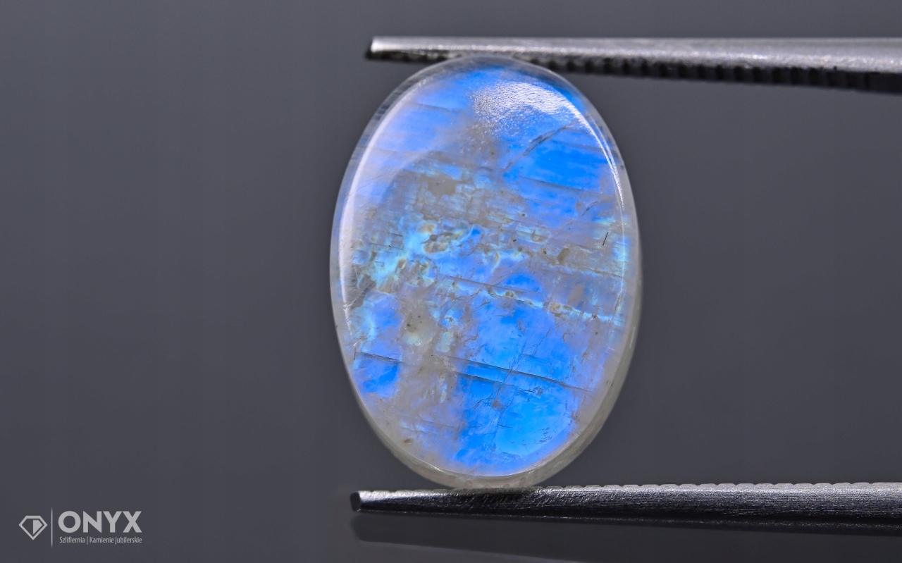 Měsíční kámen mělký ovál 14x10 mm